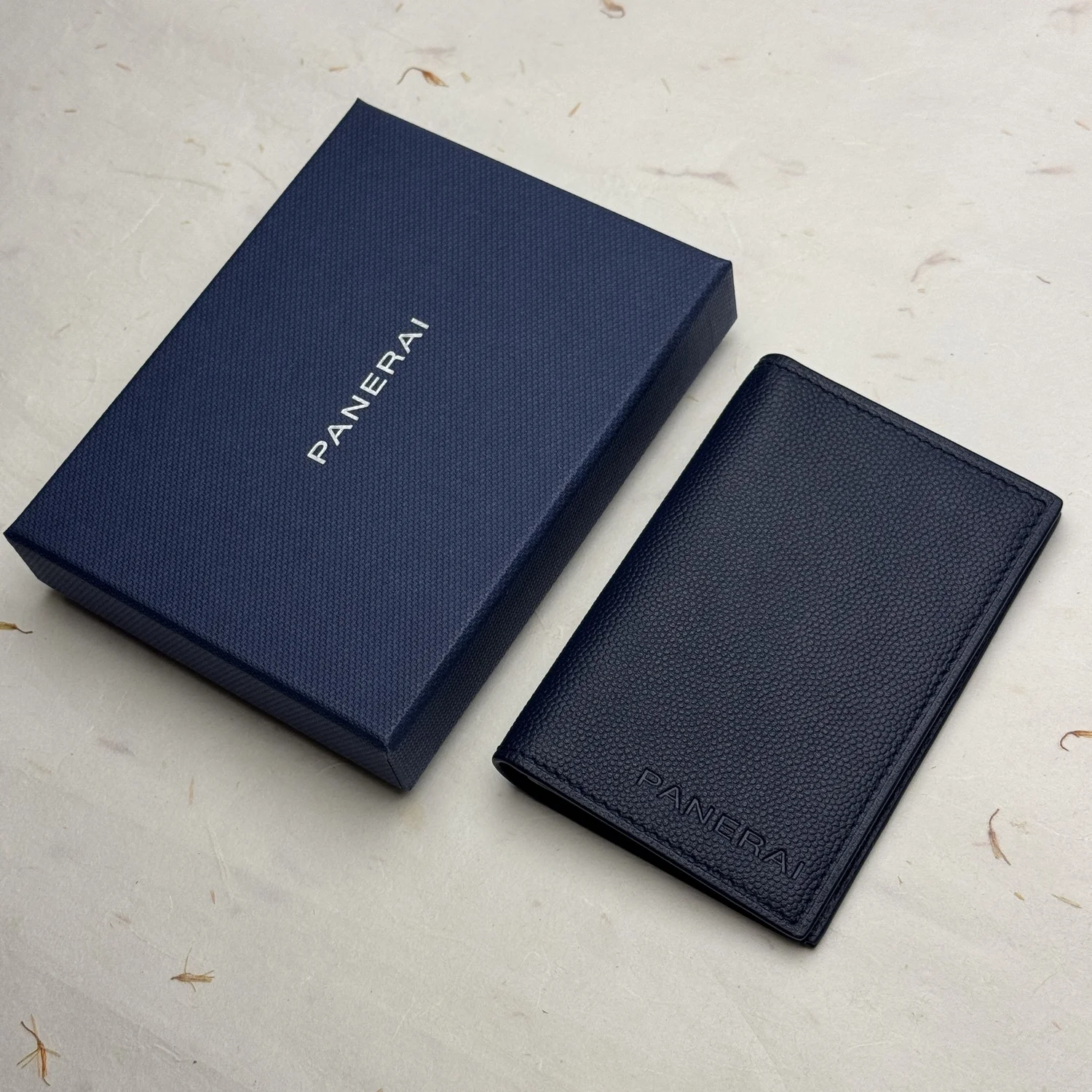 PANERAI ノベルティ 二つ折り財布 カードケース　箱付きセット　未使用 Panerai Navy Leather Card Holder – Italian-Made Luxury Wallet
