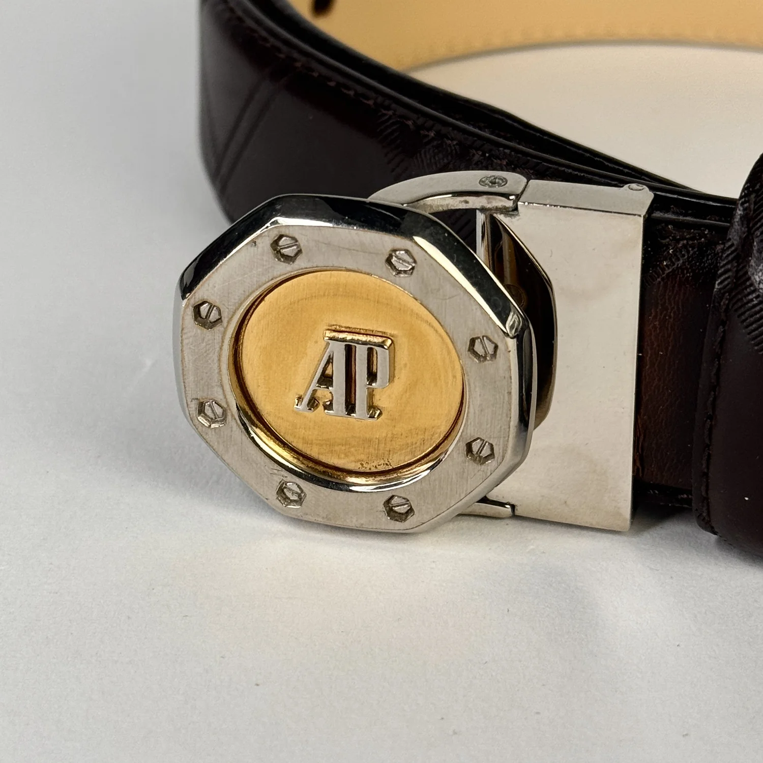 Style ‎414516 AP00T 1000 ( Selling due belt size . Only worn 2 times) Audemars Piguet Two-Tone Buckle Leather Belt – Royal Oak Style main image 3