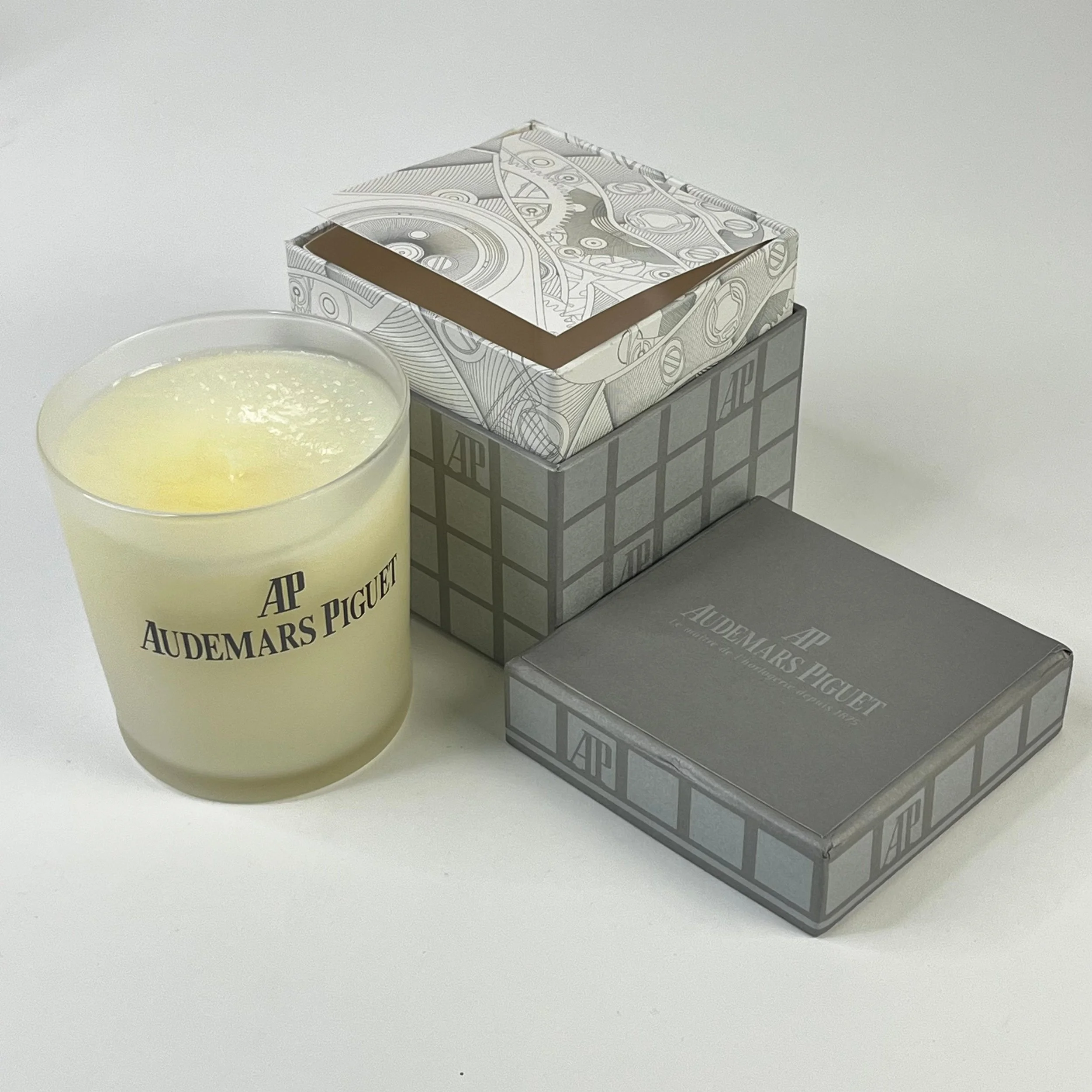 Audemars Piguet Frosted Glass Ivory Scented Candle 8.8 oz