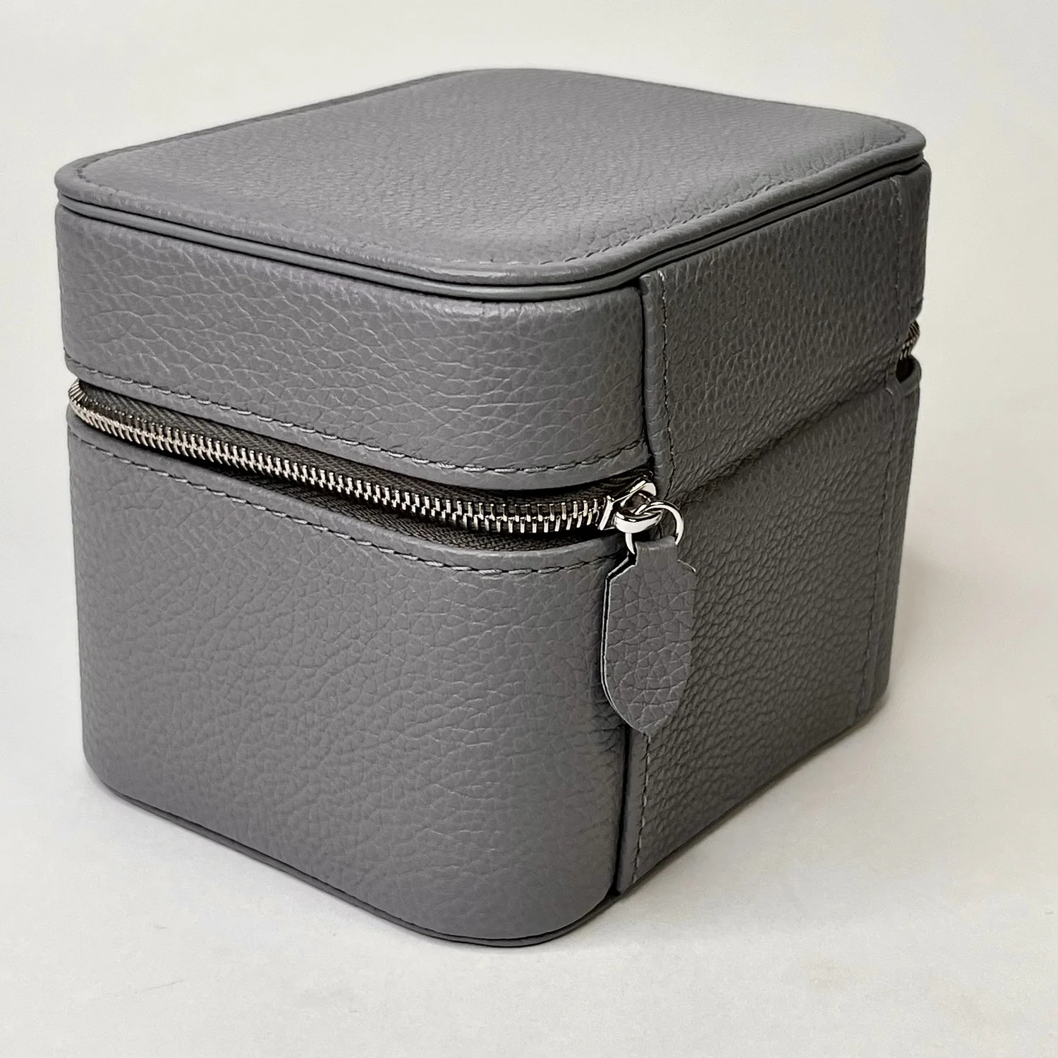 Audemars Piguet Grey Leather Travel Case – Luxury Watch & Jewelry 