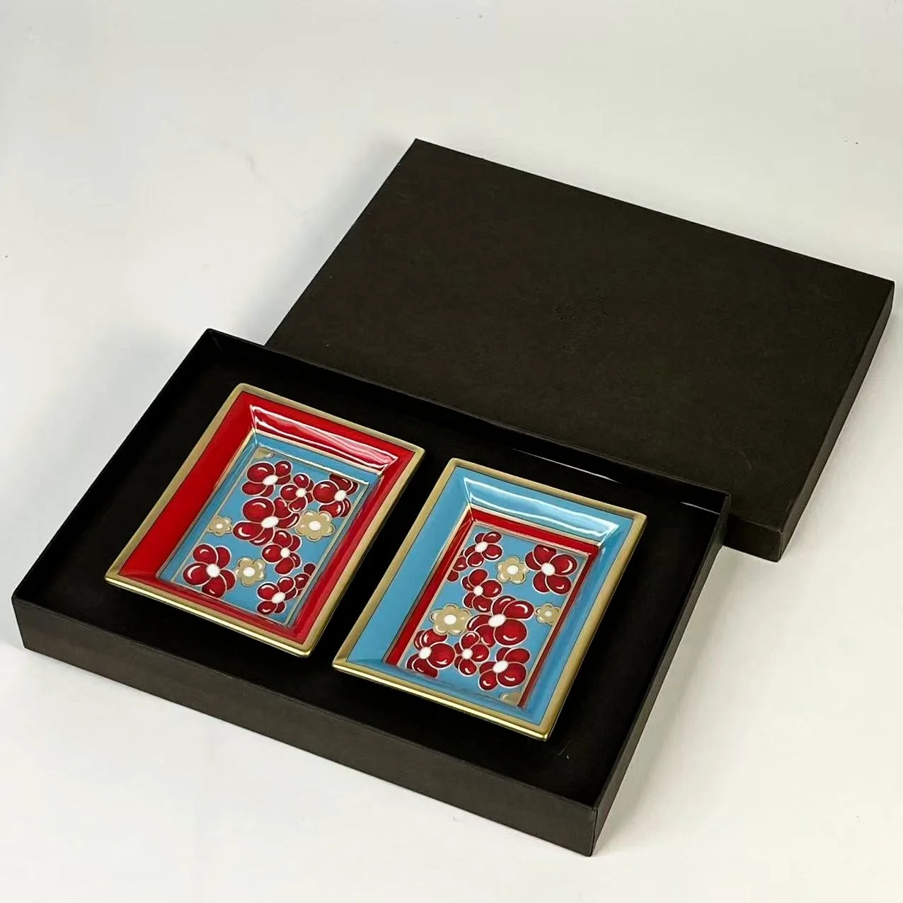 Patek Philippe Limoges Fleurettes et Feuillage Ashtray 2011