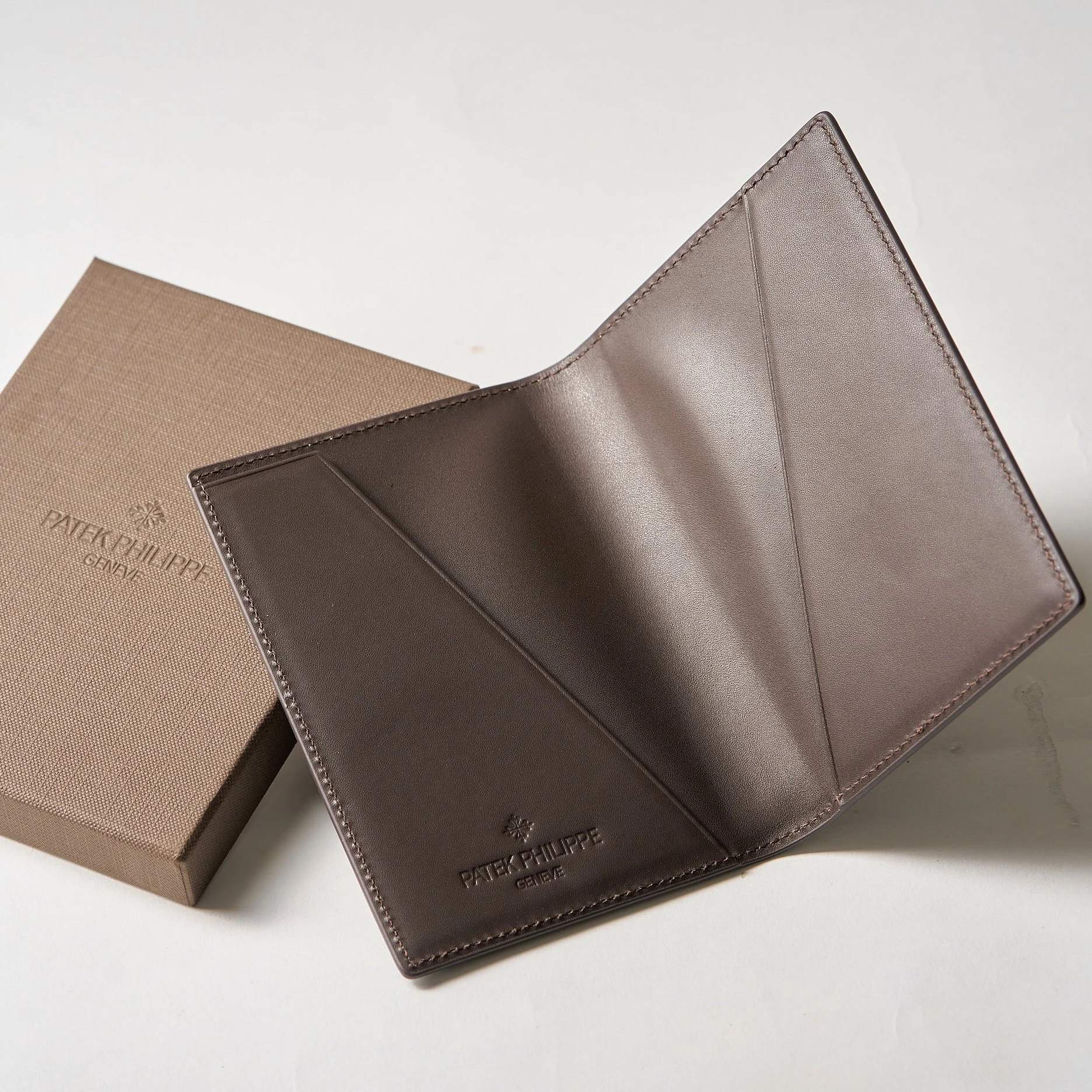 PATEK PHILIPPE 長財布とパスポートケース Patek Philippe Wallets 