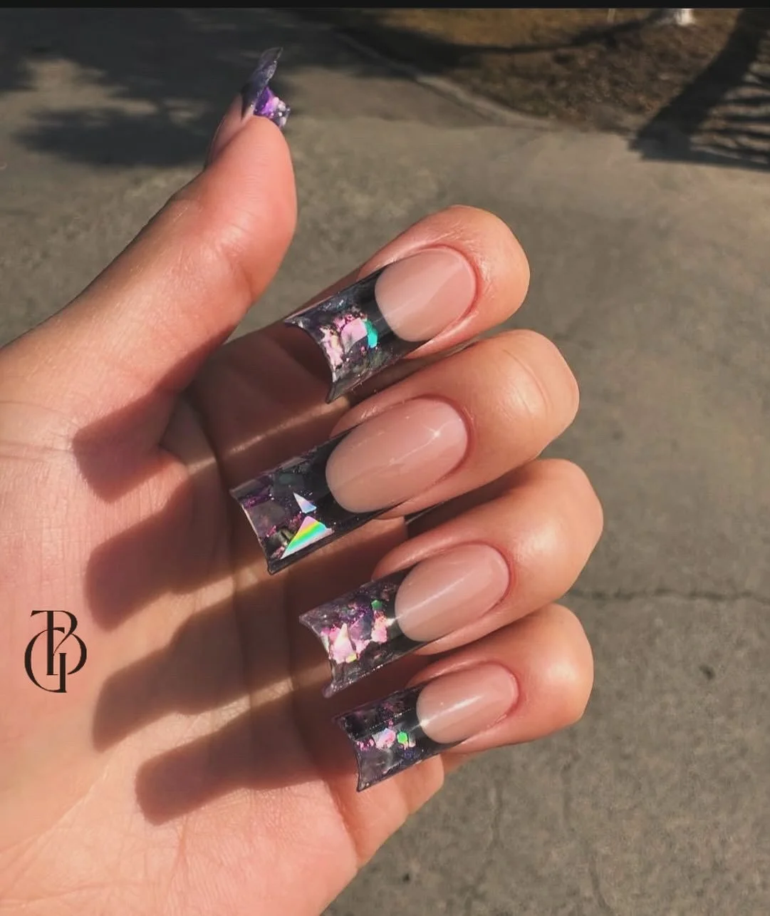 ✨ Cosmic Glam Vibes ✨
Sculpted elegance with a twist &ndash; these reverse French nails feature a glassy base and holographic foil shards for a multidimensional, futuristic look.
Shine like the galaxy on your fingertips 💫

#thegreatbeautysalon
#nail
