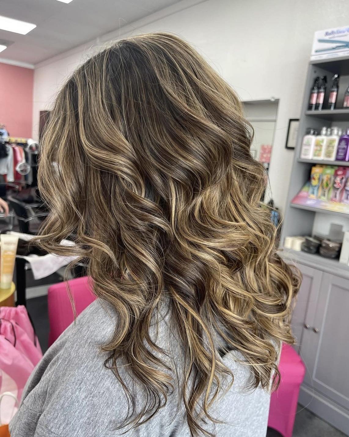 Pops of Blonde 🫶🏻

 #916 #haircolor #rosevilleca #sacramento #hair #california #sactown #hairstyles #roseville #sanfrancisco #bayarea #haircut #folsomca #losangeles #hairstylist #rocklinca #oakland #balayage #sanjose #hairstyle #lincolnca #sandiego