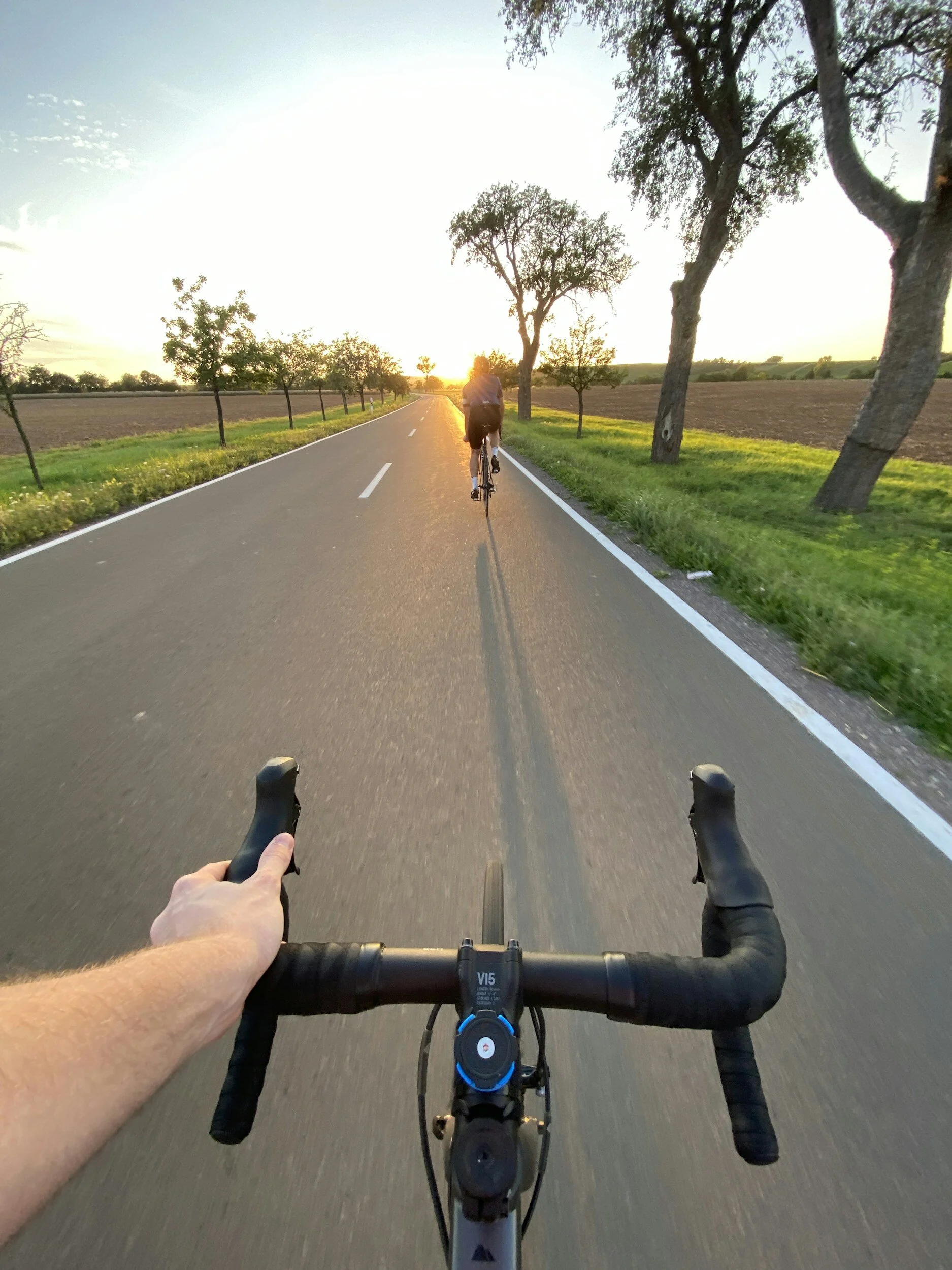 Hier ist eine POV Perspektive eines Radfahrers zu sehen