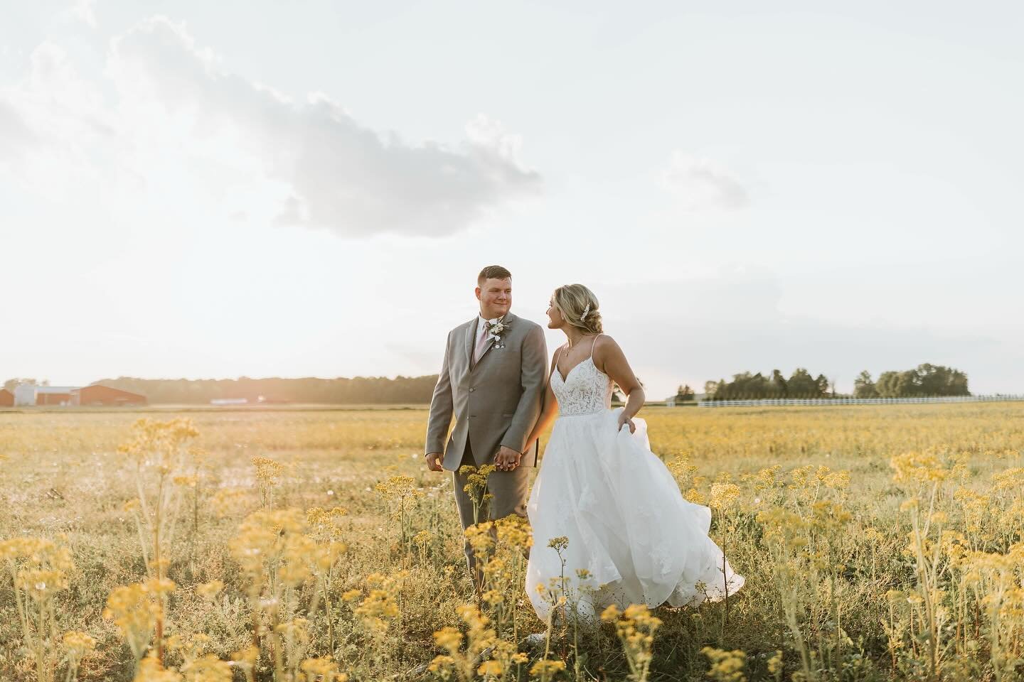 Dreaming of warmer days and this stunning summer wedding for M &amp; P 🤍☀️🌿 Every detail, from the vibrant colors to the golden hour glow, was pure perfection. Who else is ready for warmer days ahead ANDDD wedding season to return? 🫶🏼💍✨ #Throwba