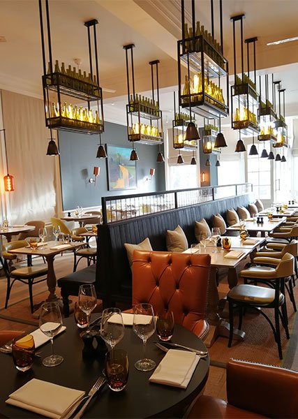 bar-restaurant-panelled-seating-dining-design