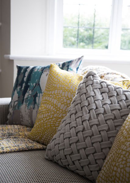 textured-patterned-living-room-cushions