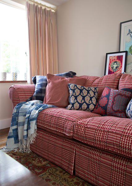 pink-cross-hatch-sofa-cosy-warm-couch
