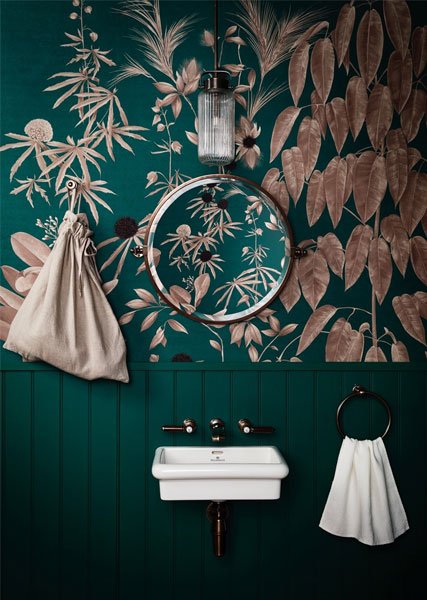 dark-forest-green-wall-foliage-panelling-bathroom