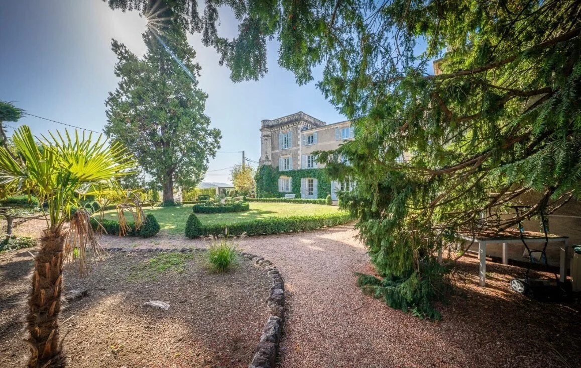 e18c4699-fd61-4931-a202-f130c7758d13 (1).jpeg