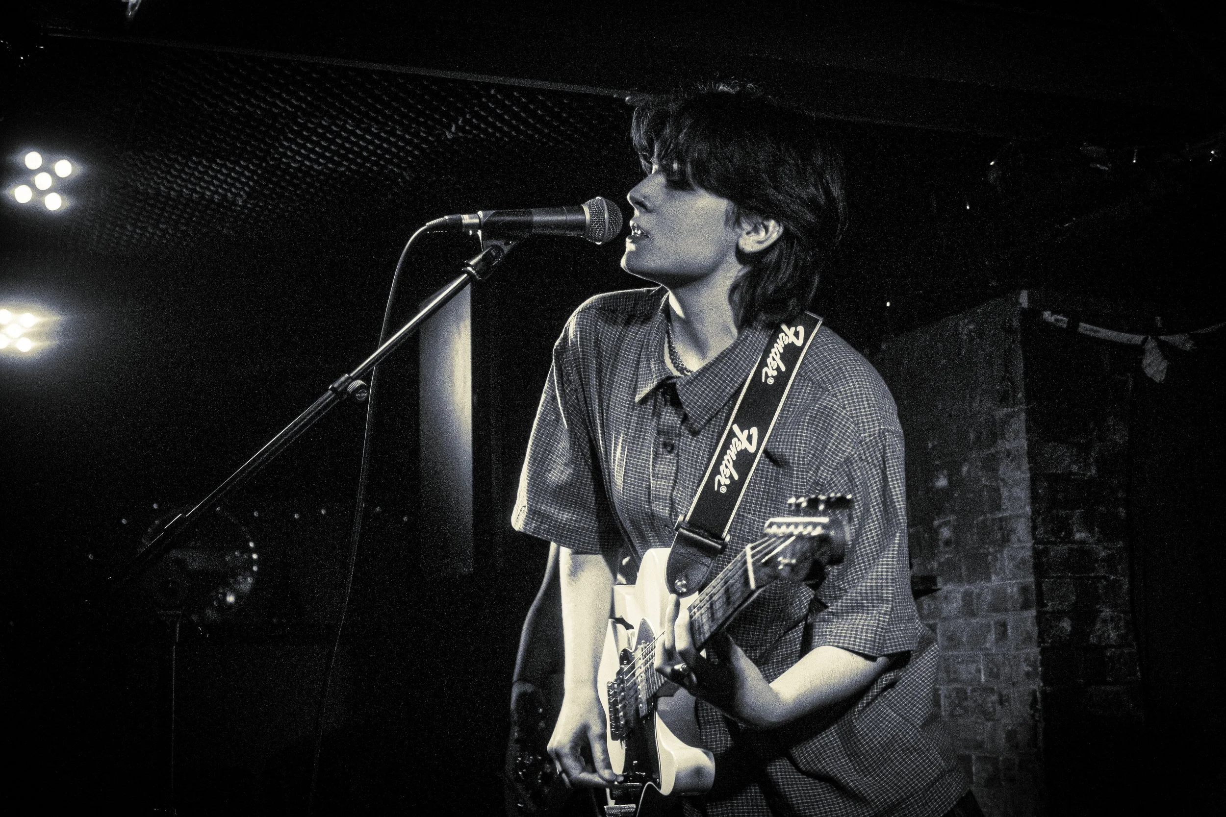 LIVE MUSIC WITH CHLOE DREW-BATTY