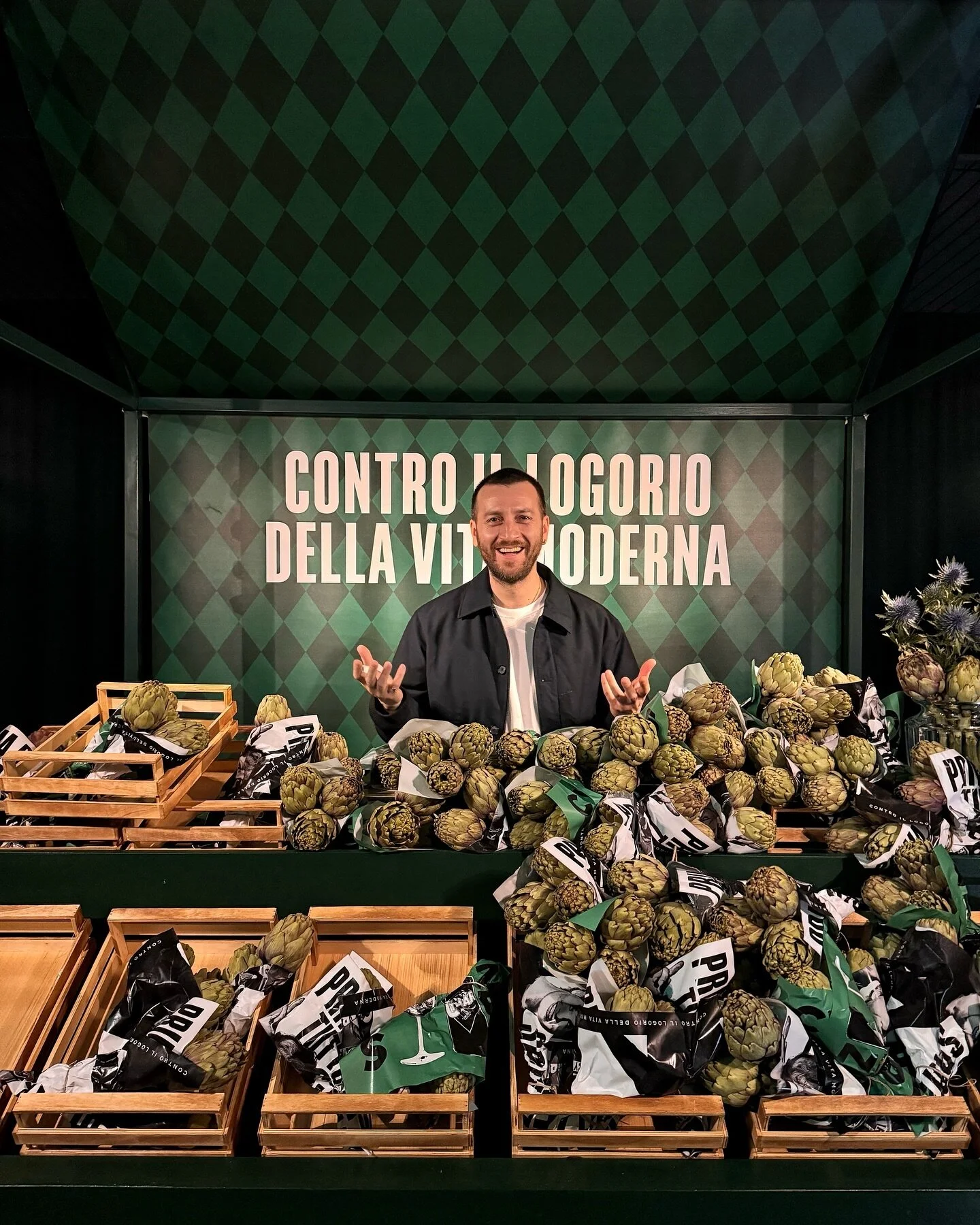 Un mazzo o due mazzi? 

#diegobrus #cynarspritz #cynar

HB: @simonesifufurlan