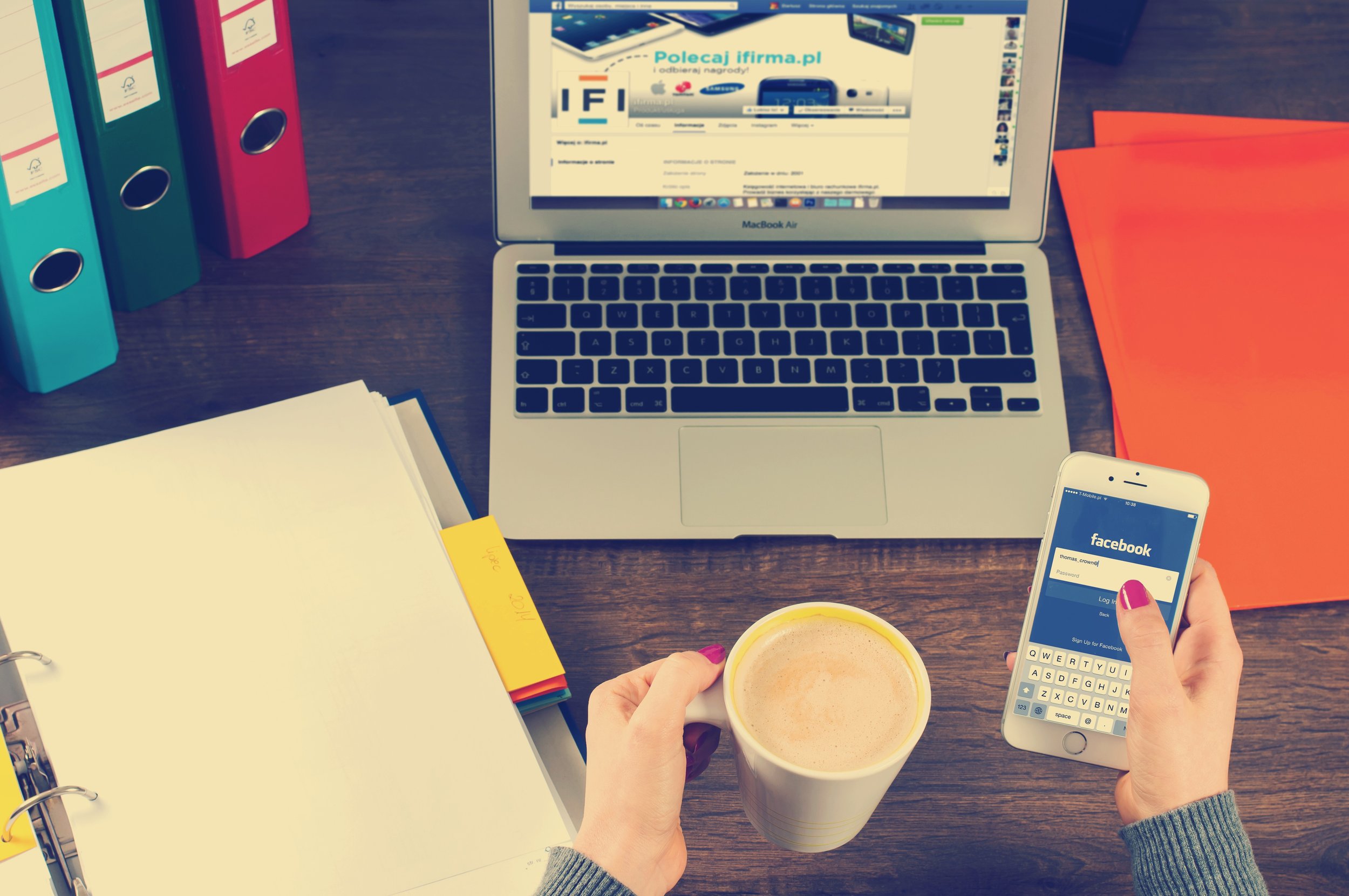 How Social Media Triggers Trauma Responses and What an IFS Therapist Wants You to Know