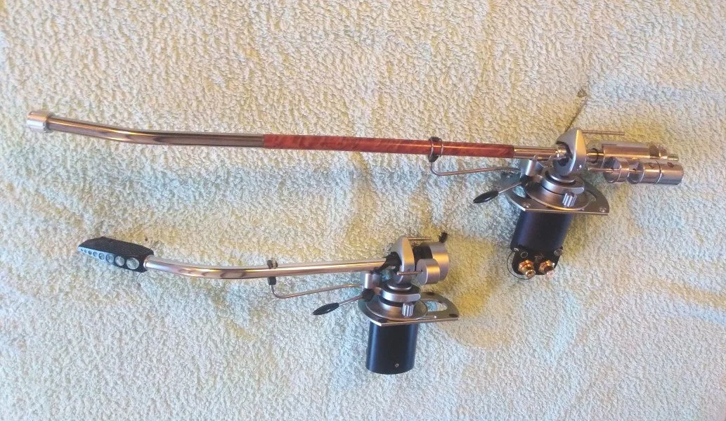 thumbnail interactive-video image 1 of Stanley-Engineering SME 3009/3012 Tonearm Upgrade Kit - Gold Plated RCA Cinch Connectors With Ebony Wood Housing 1 of 2