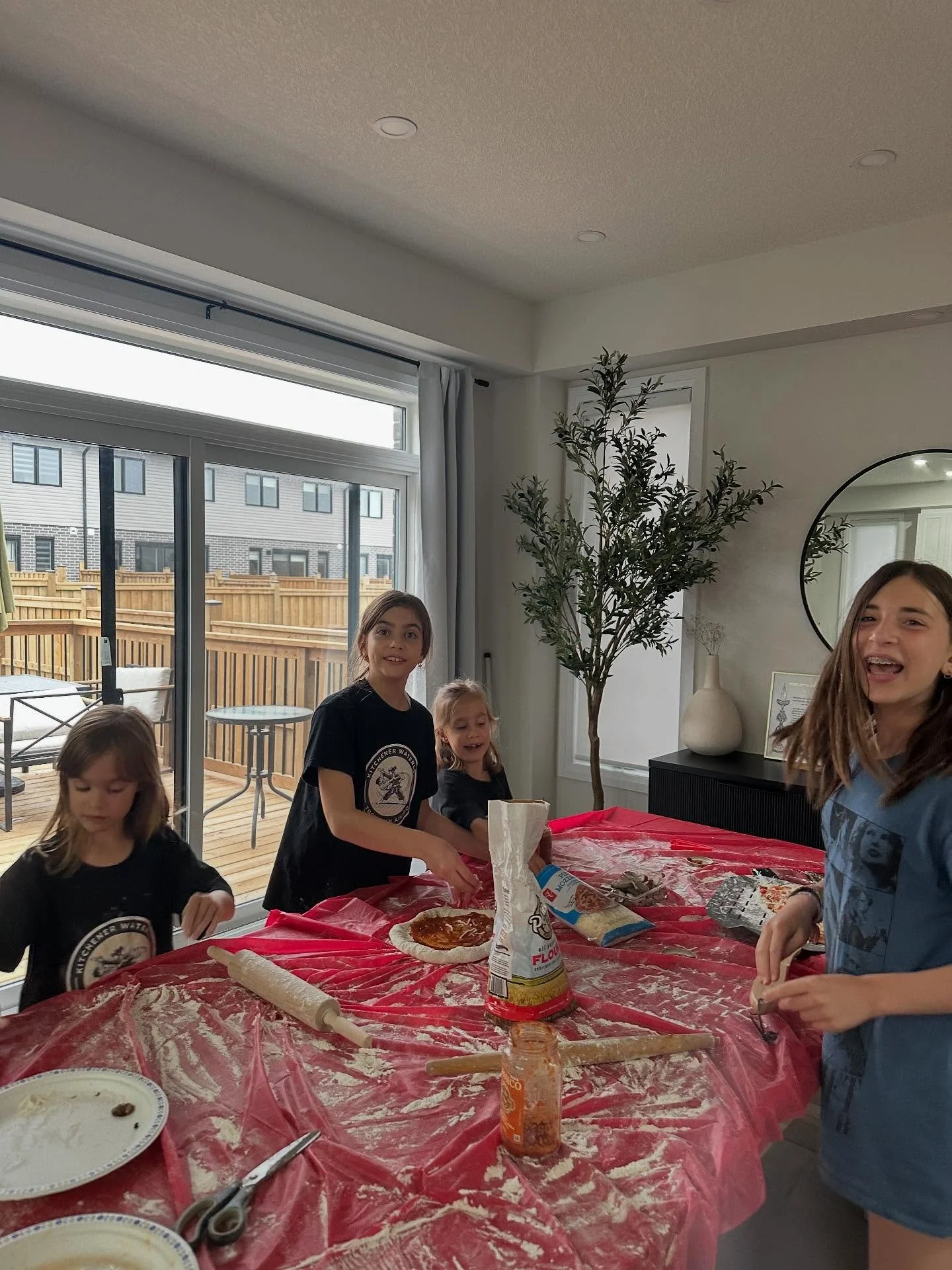From rolls on the mat to rolling dough in the kitchen, dojo pizza night was a blast! 🍕