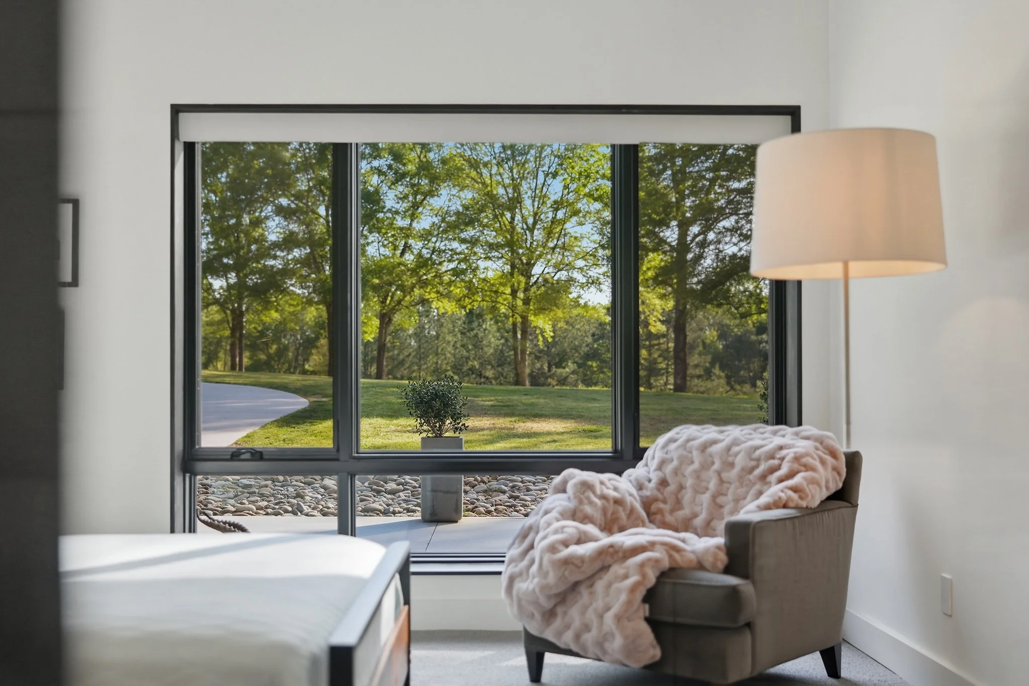 Read, relax, and meditate with peaceful views of oaks and their resident birds.