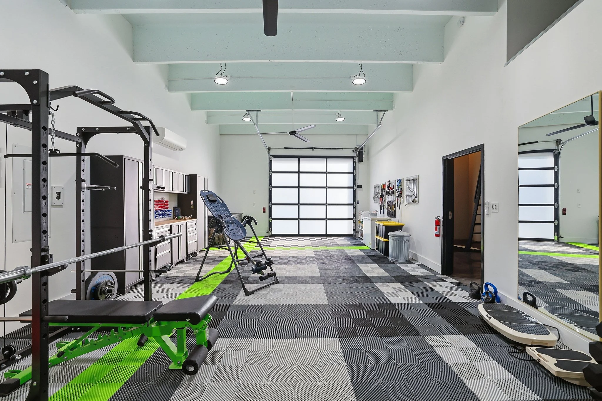 Garage & Utilities