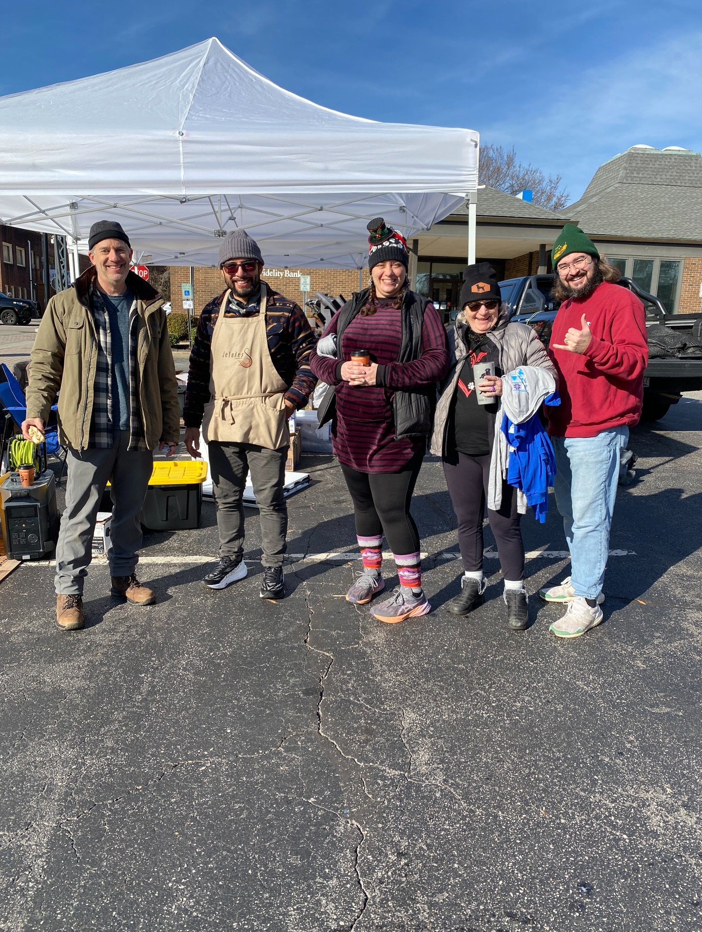 ❄️🏃&zwj;♂️ Frosty Run Recap ☕❄️

Huge THANK YOU to FSseries for inviting us to be part of the Frosty Run and for giving us the opportunity to serve the community. Events like this remind us how powerful it is to bring people together one sip at a ti