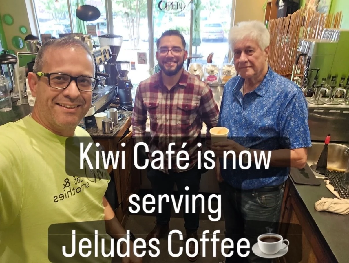 Exciting news ☕🌿✨
@kiwicafeandsmoothies is now serving Jeludes Coffee all week long! 🙌
Stop in for your favorite Jeludes brew ☕ and pair it with fresh breakfast 🍳, paninis 🥪, sandwiches 🥗, smoothies 🍓, or crisp salads 🥬. Kiwi Cafe&rsquo;s ingr
