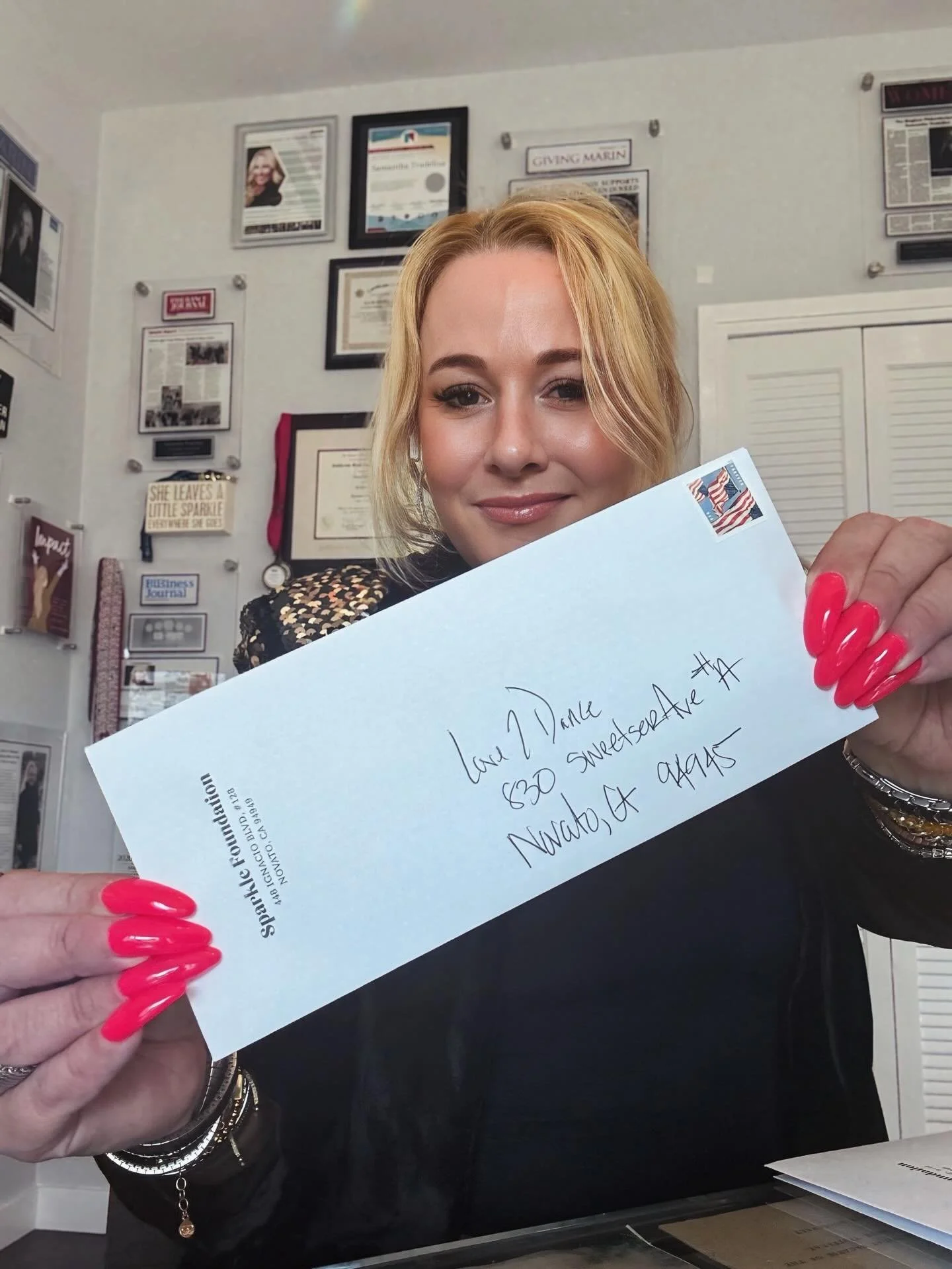 Today, Team Sparkle showed up for 3 families.
Three. Real. Families.
Who will now walk into their next week knowing someone cared.
That they mattered.
That they weren&rsquo;t invisible.

And when I dropped those envelopes in the mailbox today? 📬✨
I 