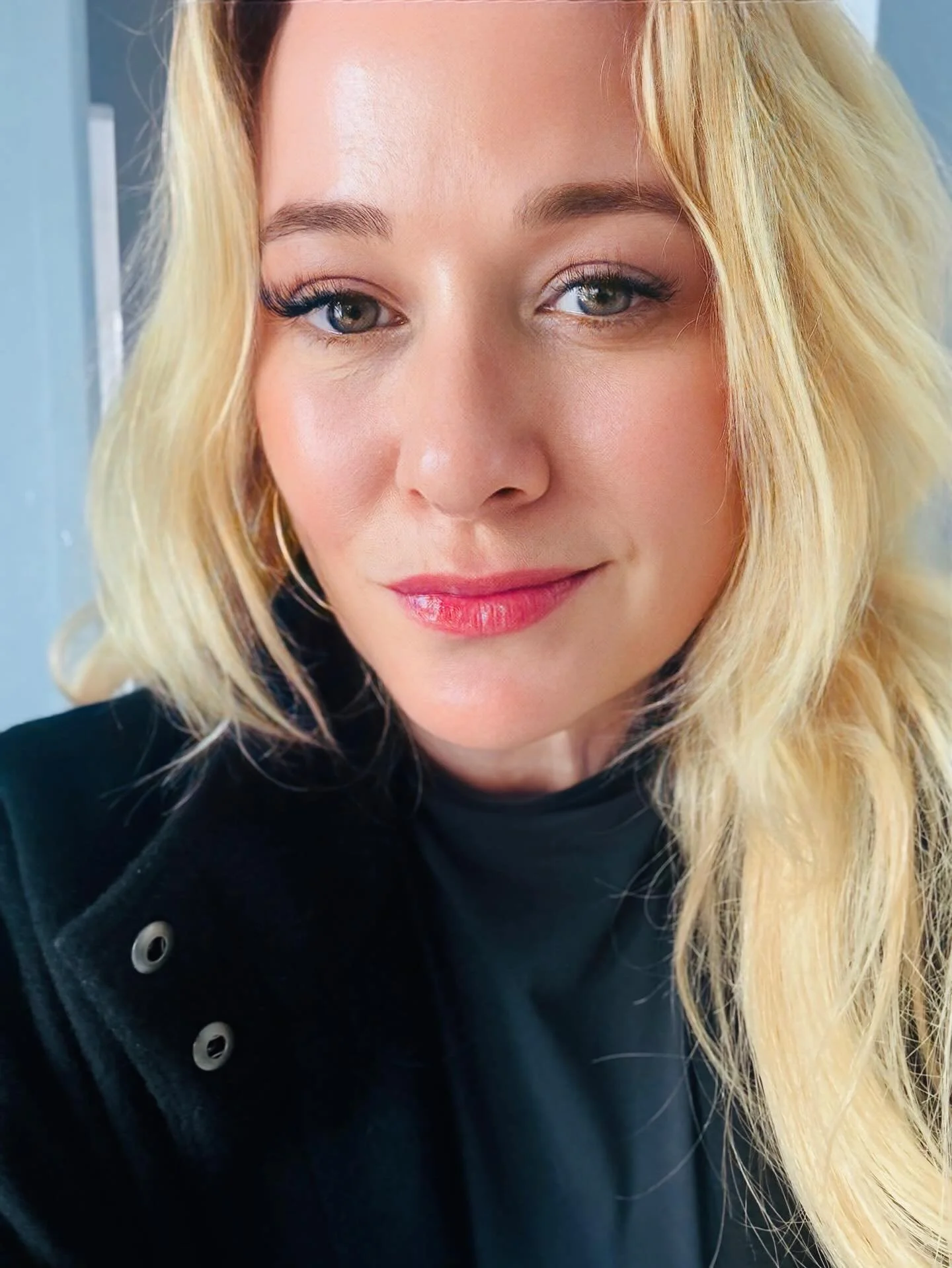 My day as performed by Emojis : 🔪🪩⚰️🐴🖕🦹🏼&zwj;♀️🙄