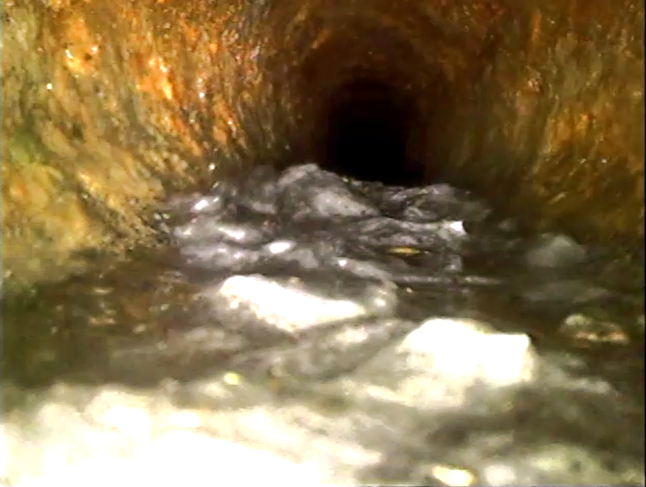 cast iron pipe - debris (edited, brighter).PNG