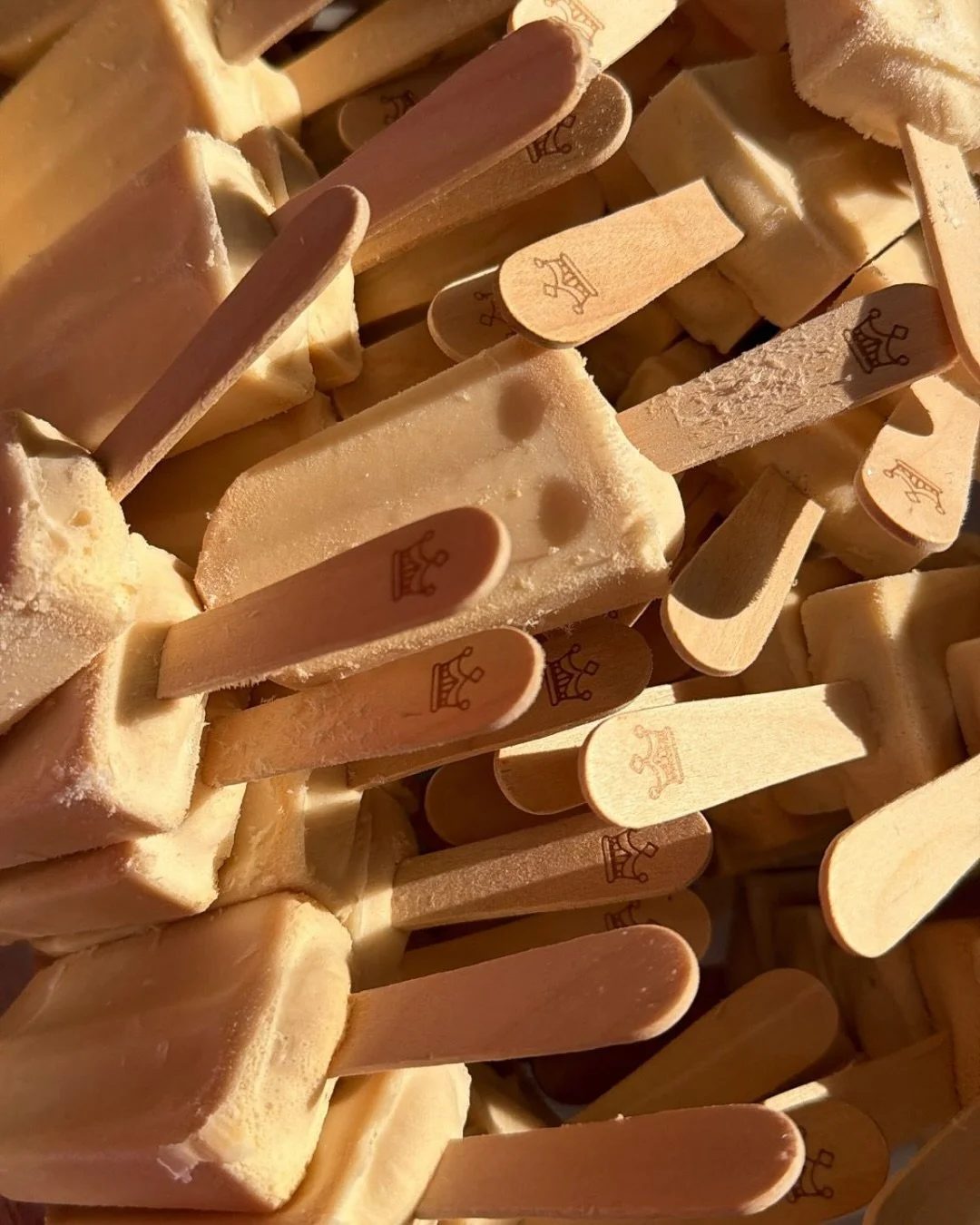 Getting to collaborate with the Houston Humane Society for a mat class + puppy walk was such a beautiful morning! 🐶☀️

&amp; a special shoutout to @popsyfit for the delicious pup peanut butter treats!! 

All the pups (and kittens!) were so precious,