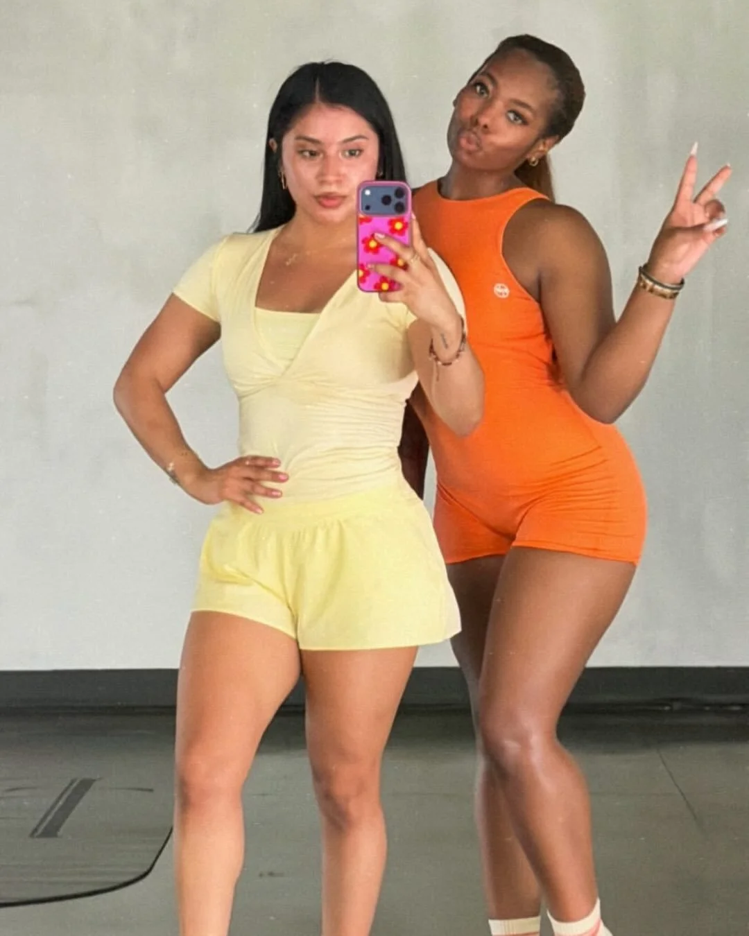 A little bit of this, a little bit of that 😍

We LIVE for your mirror selfies!! Literally the wind beneath our wings fr ❤️