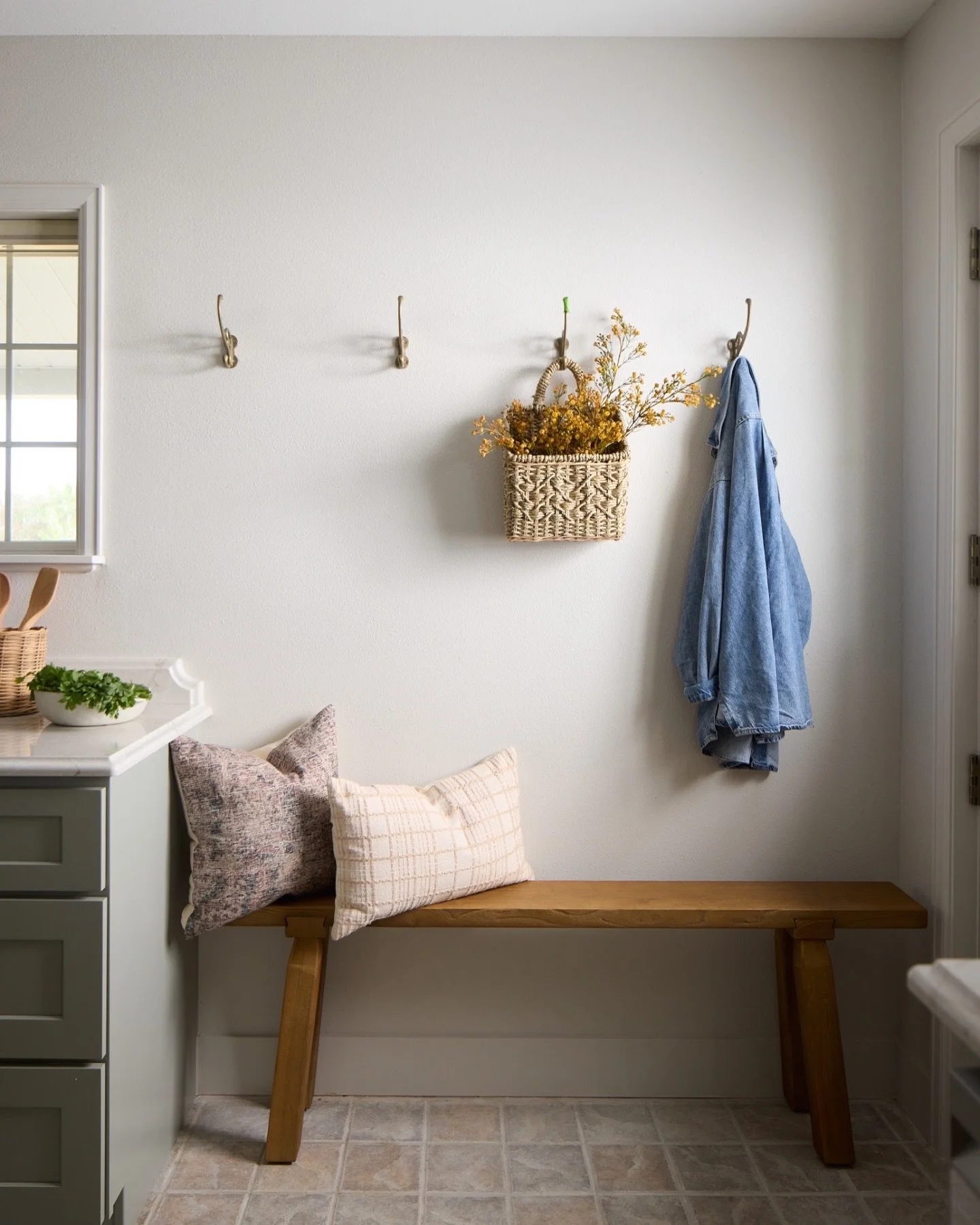 I mean...come on. It doesn't get more cozy than this. Can't you just smell the pot roast on the stove and jazz music playing in the background??