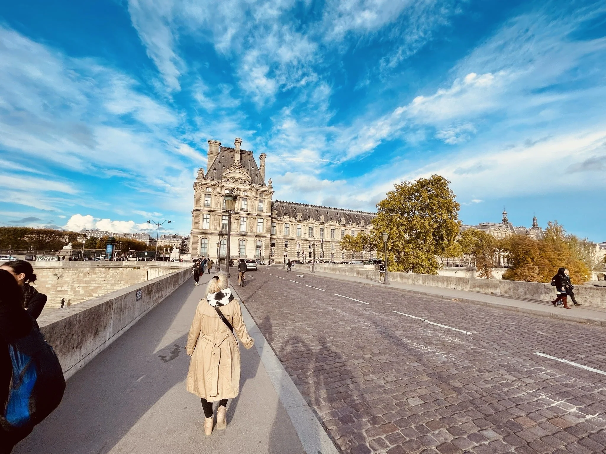 6 Essential Travel Abroad Must-Haves You Can't Leave Home Without