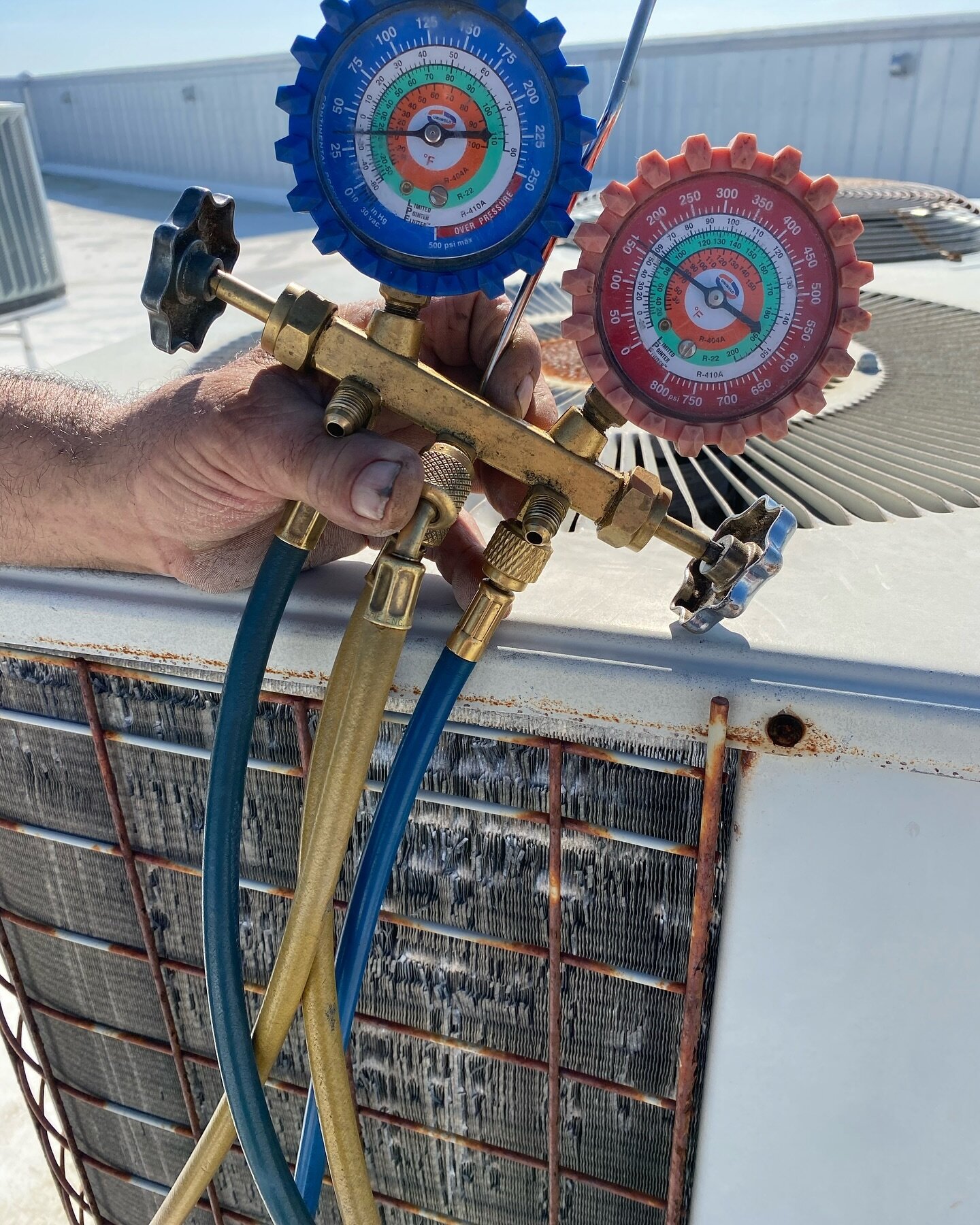 Under pressure, but in control! ⚙️ Our HVAC game is strong with precision readings from top-notch pressure gauges. Keeping your system in check, one measurement at a time. 💨#PressurePerfection #HVACHeroes #GuageMasters #ValueAirandHeat