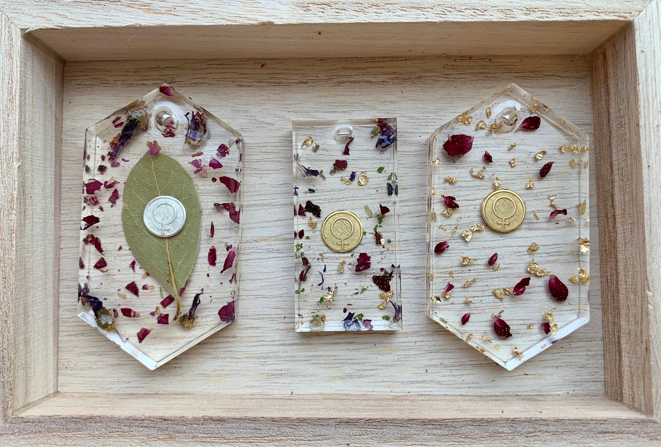 https://i.etsystatic.com/7129306/r/il/47ee61/3295893933/il_fullxfull.3295893933_6jvz.jpg