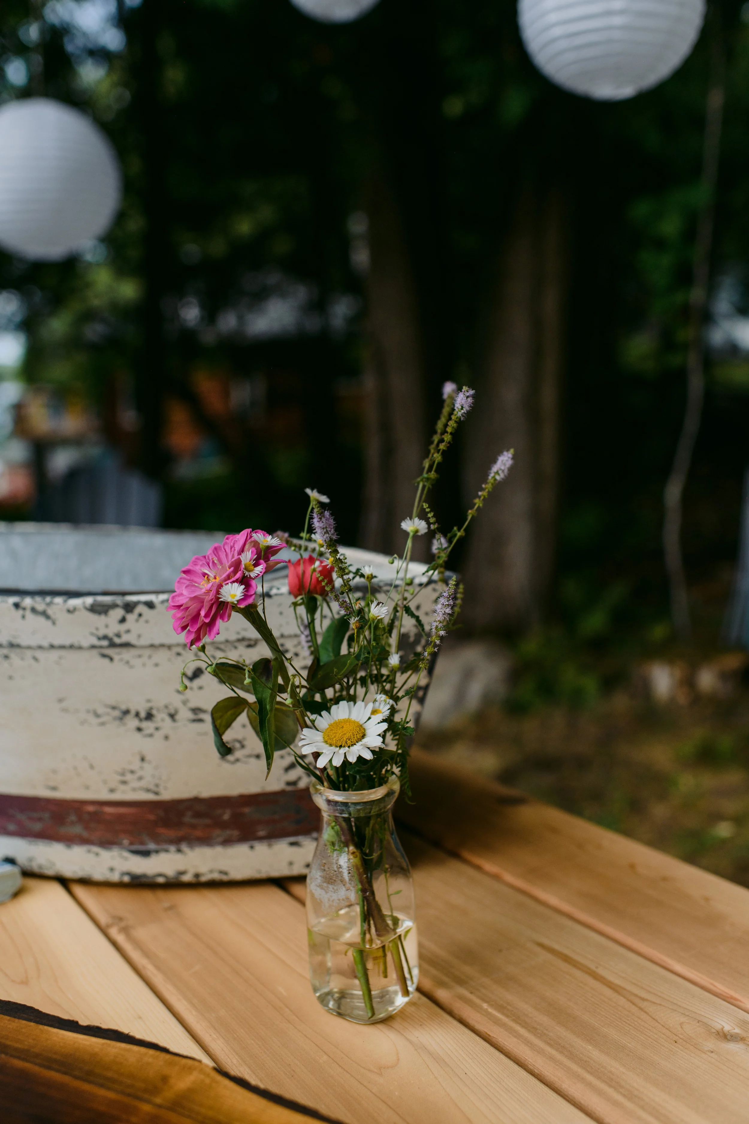  muskoka cottage wedding flowers 