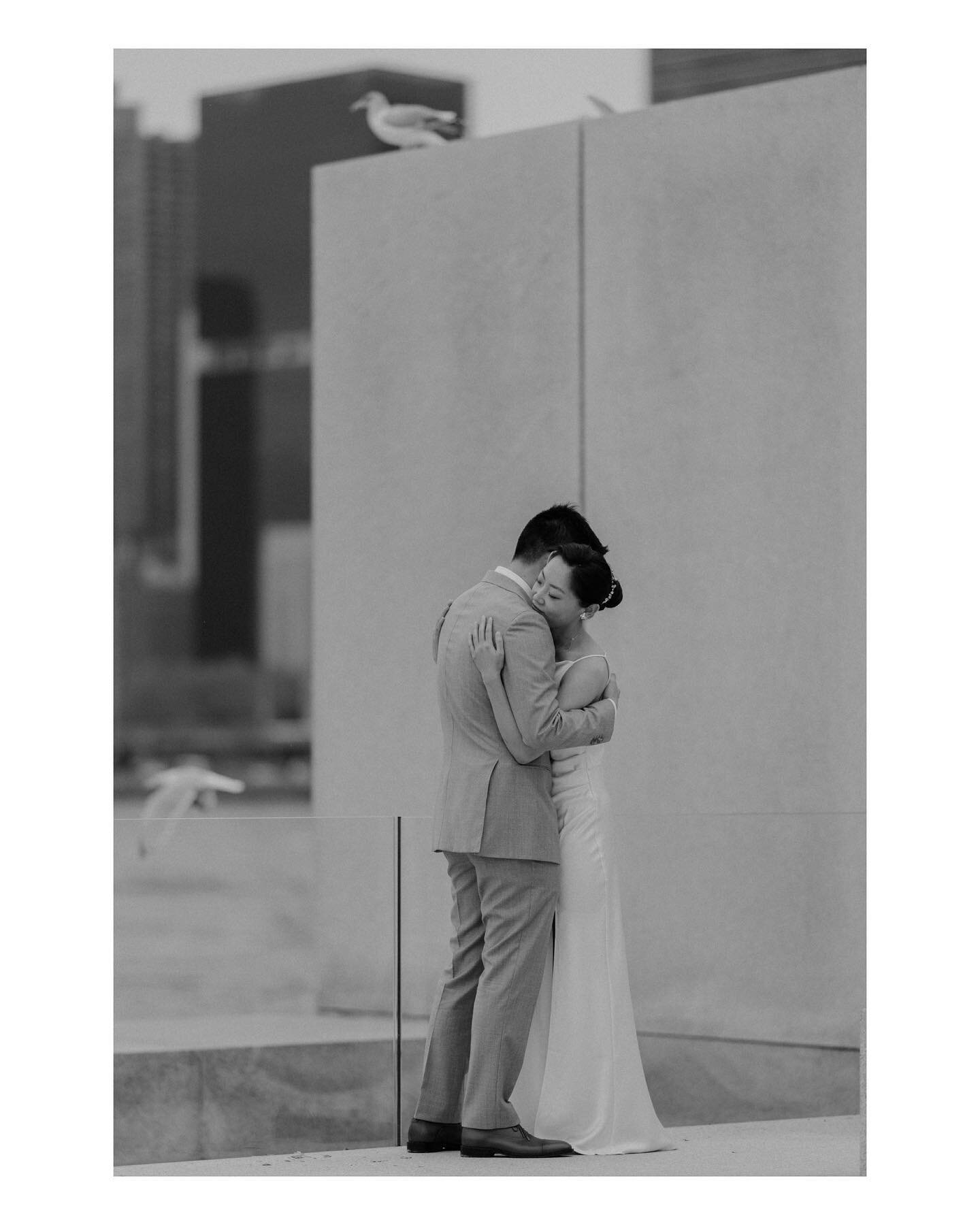 A few of our favorite wedding portraits of the stunning Zishu and Lai 🥂🤍