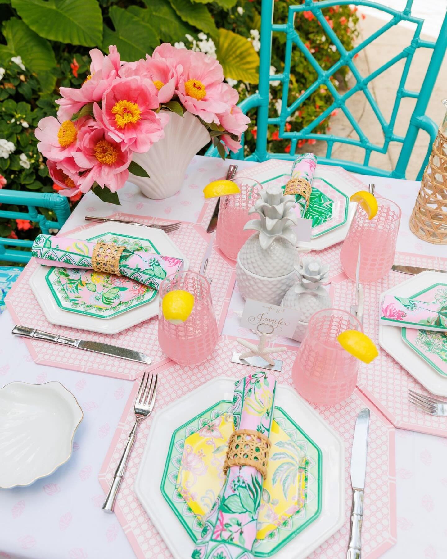 I might be back in Nashville, but I&rsquo;m still in my Palm Beach state of mind with @lillypulitzer. I love everything about their new summer tabletop collection. The reversible placemats, melamine bamboo dinner plates, rattan printed wine glasses a