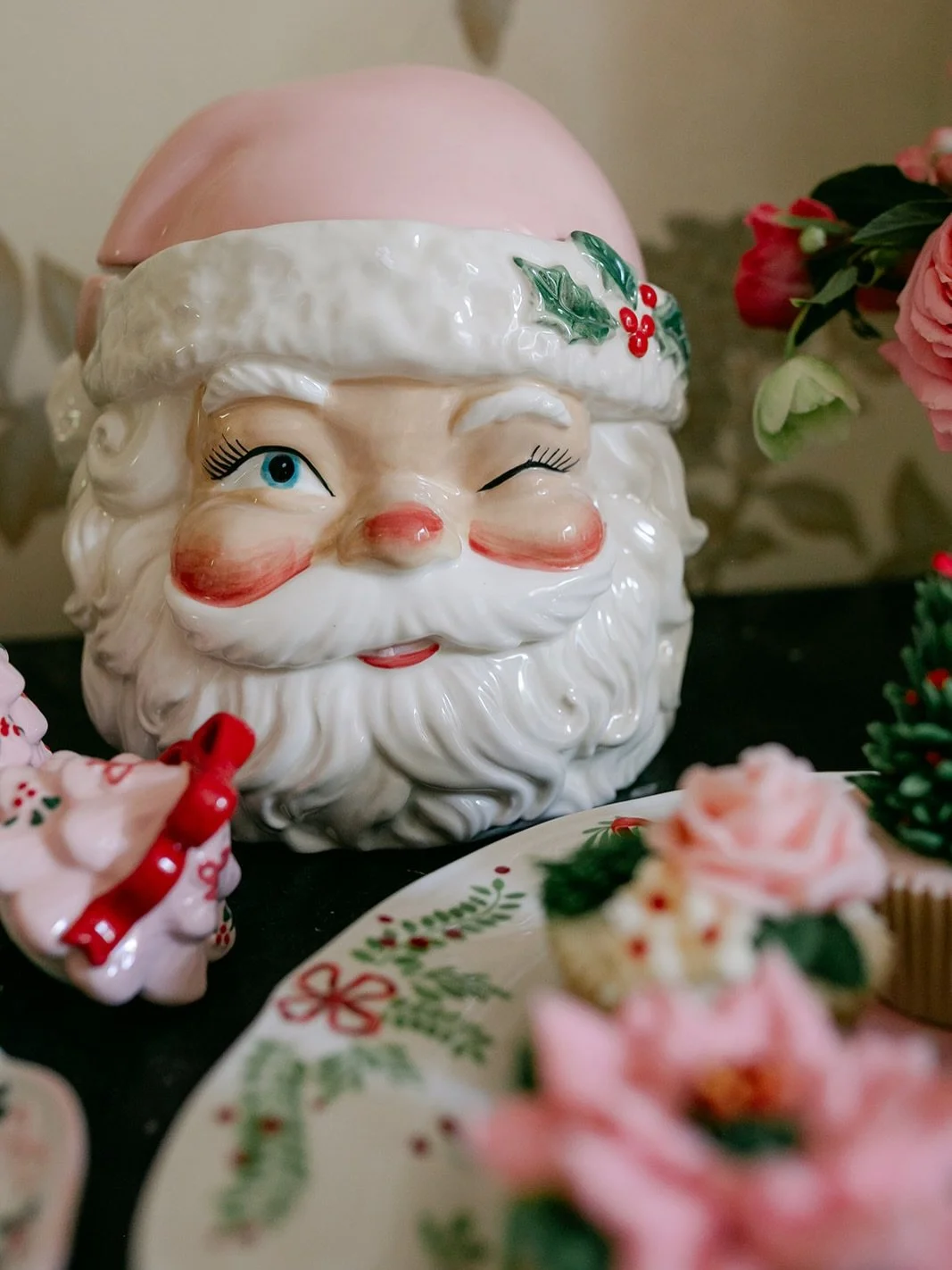 The countdown to Christmas has begun, and the holiday parties will soon be in full swing. Every year I feature a hot cocoa station, and this year I used pieces from the @southernlivingmag collection at @dillards. All the items shown here are linked o