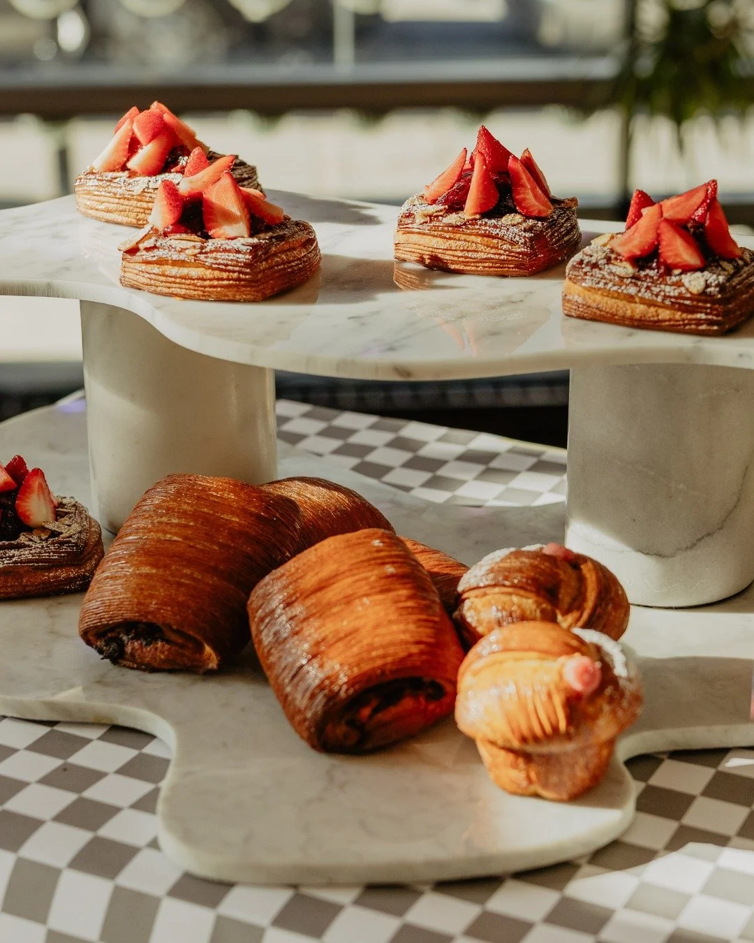 La @sat_montreal a annonc&eacute; La vie, la mort, le dessert, une exp&eacute;rience culinaire immersive en cinq services qui transformera son 3e &eacute;tage en un univers romantique, th&eacute;&acirc;tral et envo&ucirc;tant.

Du 5 au 8 novembre et 