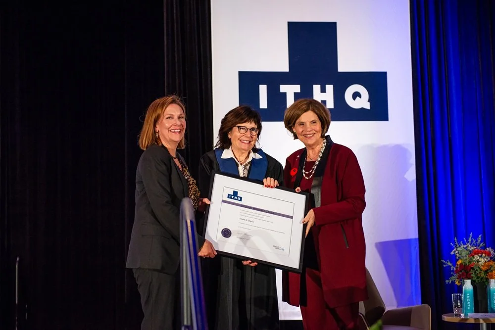 L'ITHQ - Institut de tourisme et d'h&ocirc;tellerie du Qu&eacute;bec tenait hier sa C&eacute;r&eacute;monie de remise des dipl&ocirc;mes au Palais des congr&egrave;s de Montr&eacute;al. En plus de c&eacute;l&eacute;brer ses plus r&eacute;cent(e)s dip