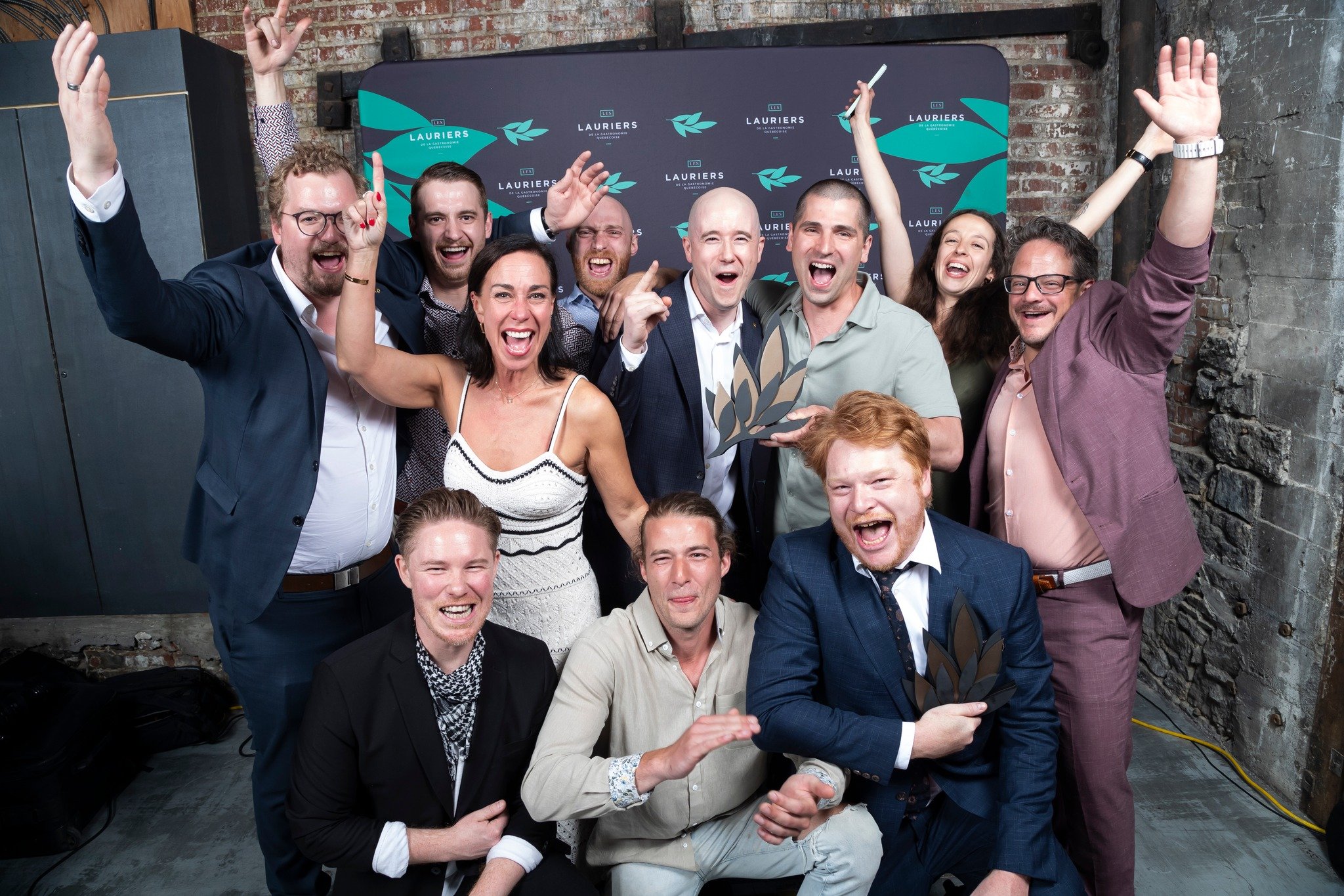 AVERTISSEMENT. Le Gala des Lauriers peut provoquer toute une gamme d'&eacute;motions. Nous pr&eacute;f&eacute;rons vous en aviser 😁
Prochain rendez-vous: lundi prochain, le 4 mai, d&egrave;s 17h.
Avez-vous vos billets? Derni&egrave;re chance !!! www