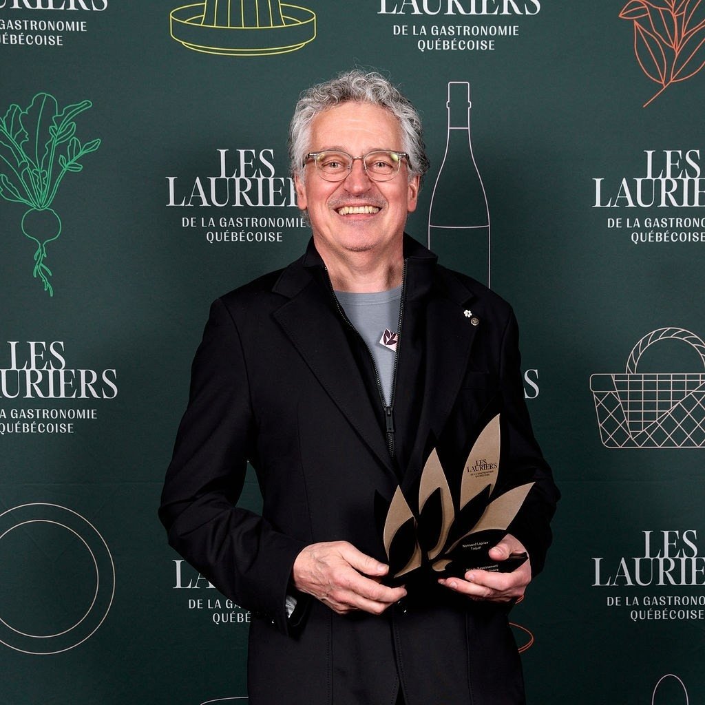 Les voici, les voil&agrave;, les laur&eacute;ats 2026.
La liste des gagnants peut &ecirc;tre consult&eacute;e ici: www.lauriers.ca
Les photos de la soir&eacute;e sont ici: https://arieltarrphoto.pixieset.com/leslauriers2026/

PRIX DU RAYONNEMENT DE L