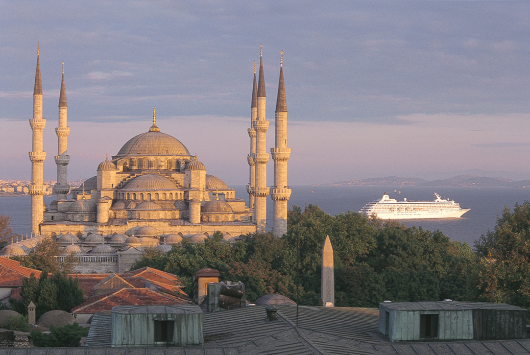 Crystal_Symphony_Istanbul.jpg