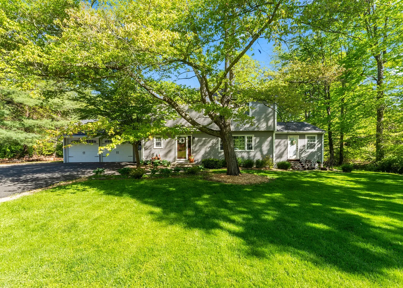 23 Hall Lane, Newtown CT
$735K | 2026