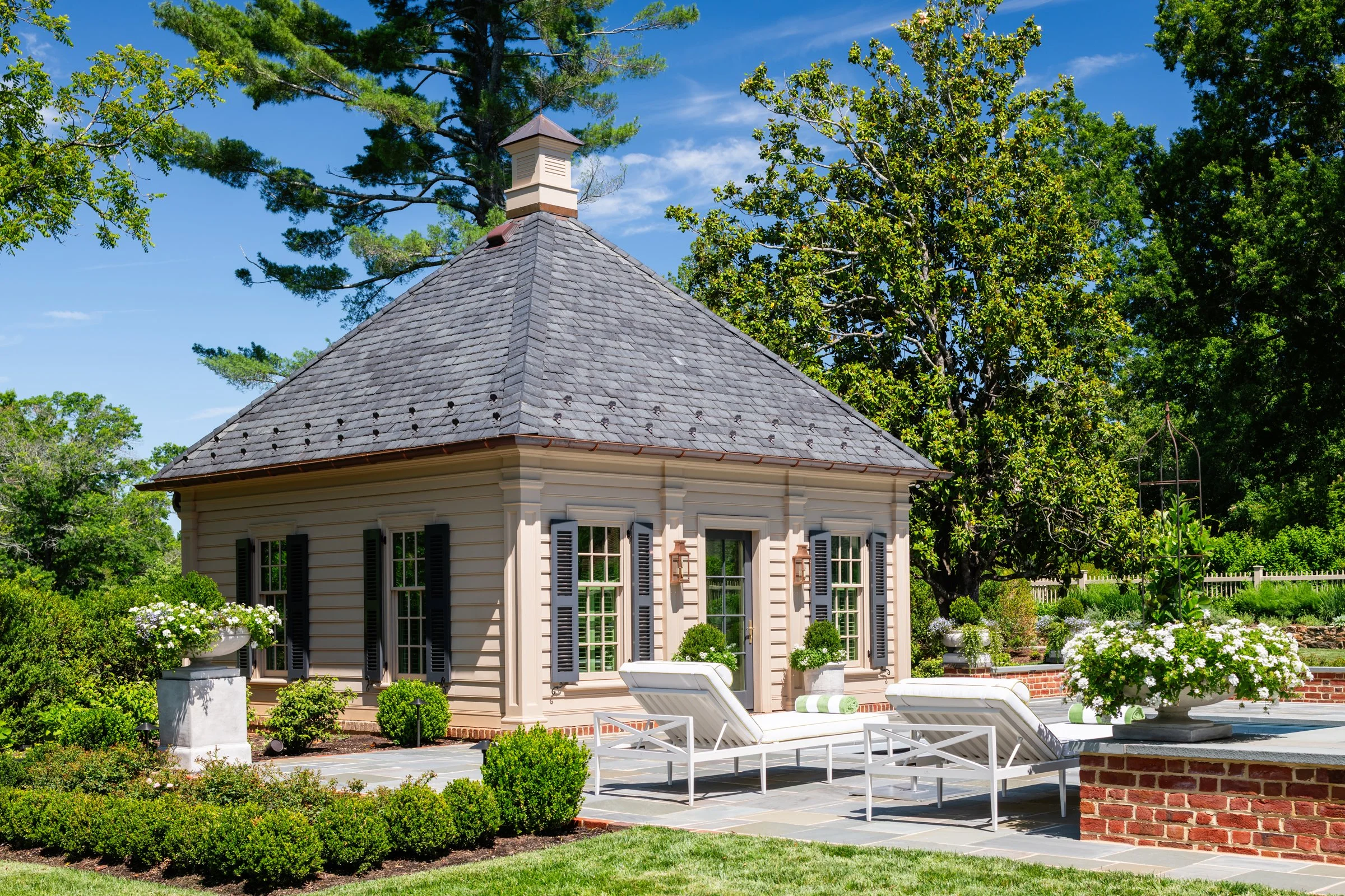 Poolhouse exterior