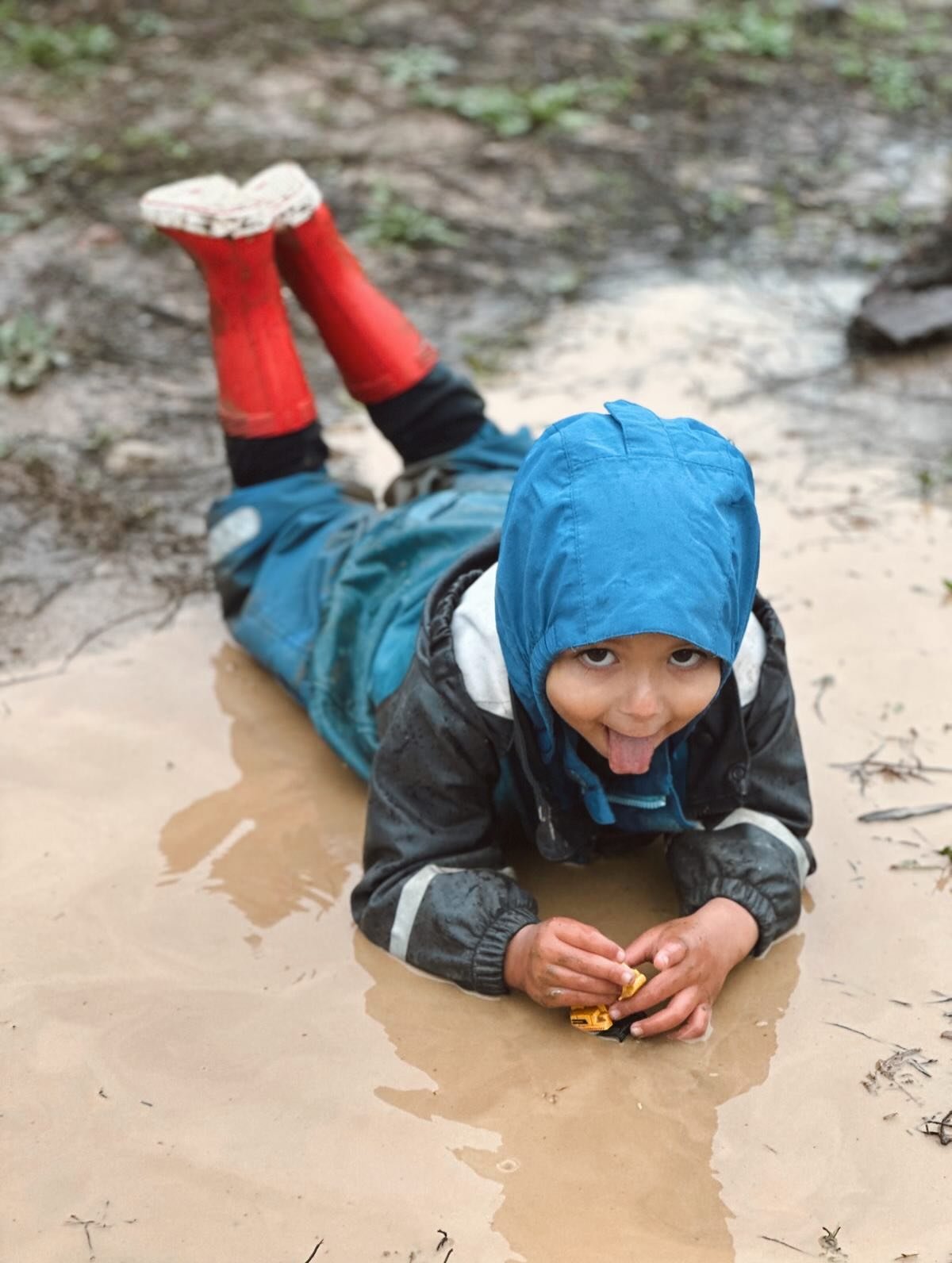 Tiny snippets of life and learning at Wald 😊🌿

__
Pequenos recortes da vida e das aprendizagens na Wald 😊🌿