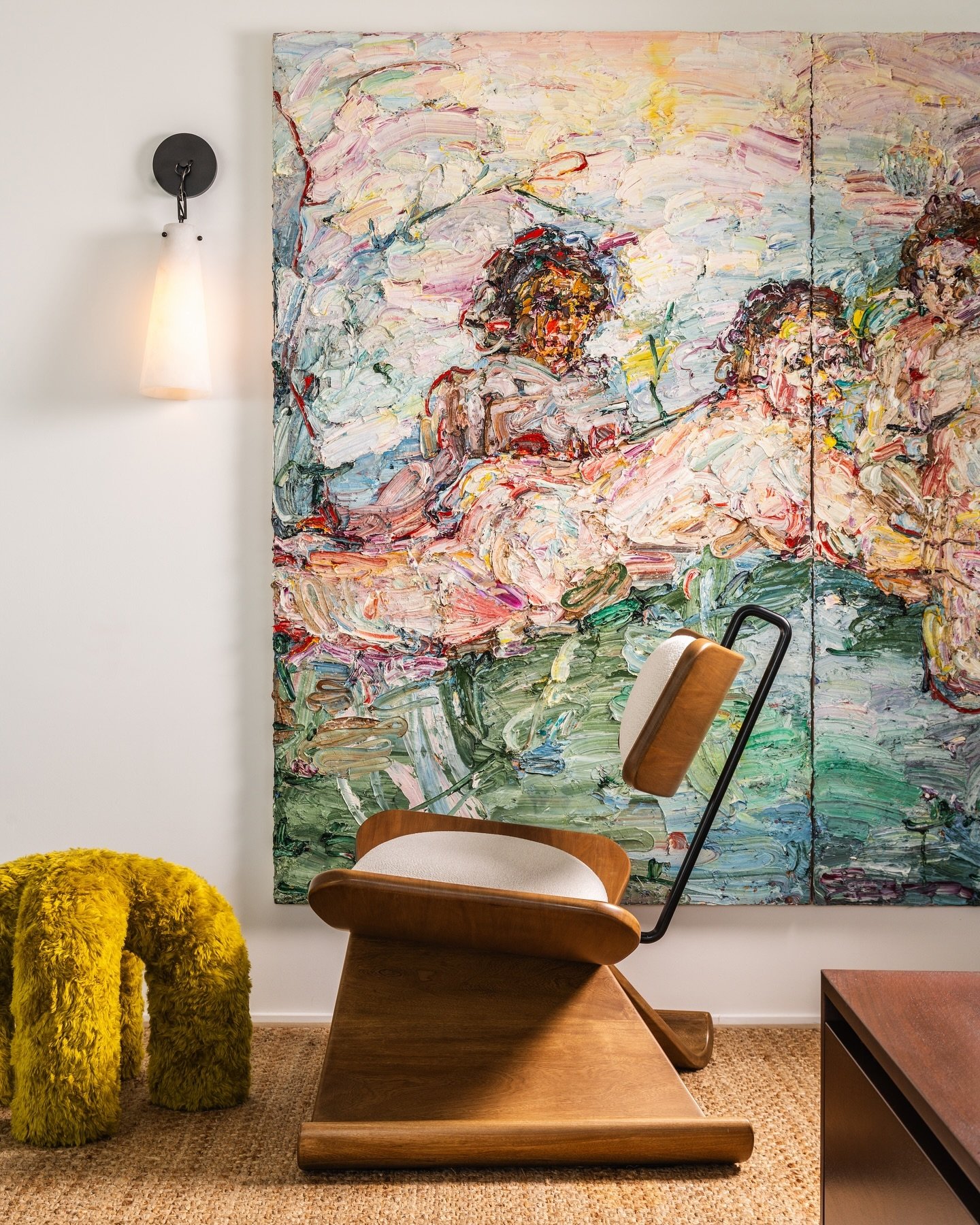 MUSE When your muse becomes nature, the most extraordinary thing can happen. Nurturing the relationship between form &amp; function, we give you the Flo Lounge Chair designed by @lobo_interiors 🤎🧚🏽 

#FLObyLOBO #lobointeriors #flo #floloungechair 