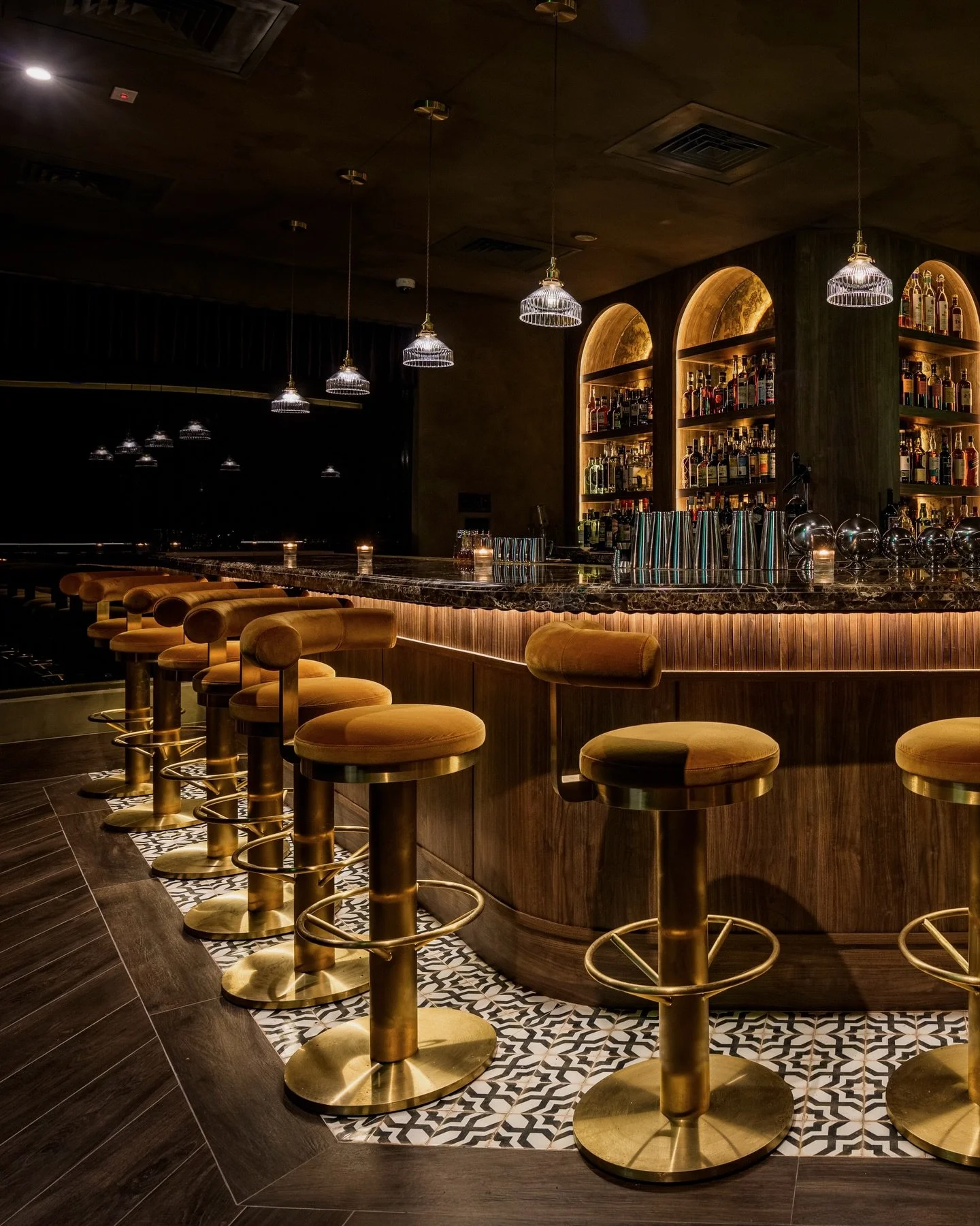 MAE&rsquo;S ROOM Nestled in the heart of Coconut Grove, Mae&rsquo;s Room is something new that feels wonderfully familiar, like stepping back in time to a place you&rsquo;ve always known.
This project holds a special place in our hearts. Growing up i