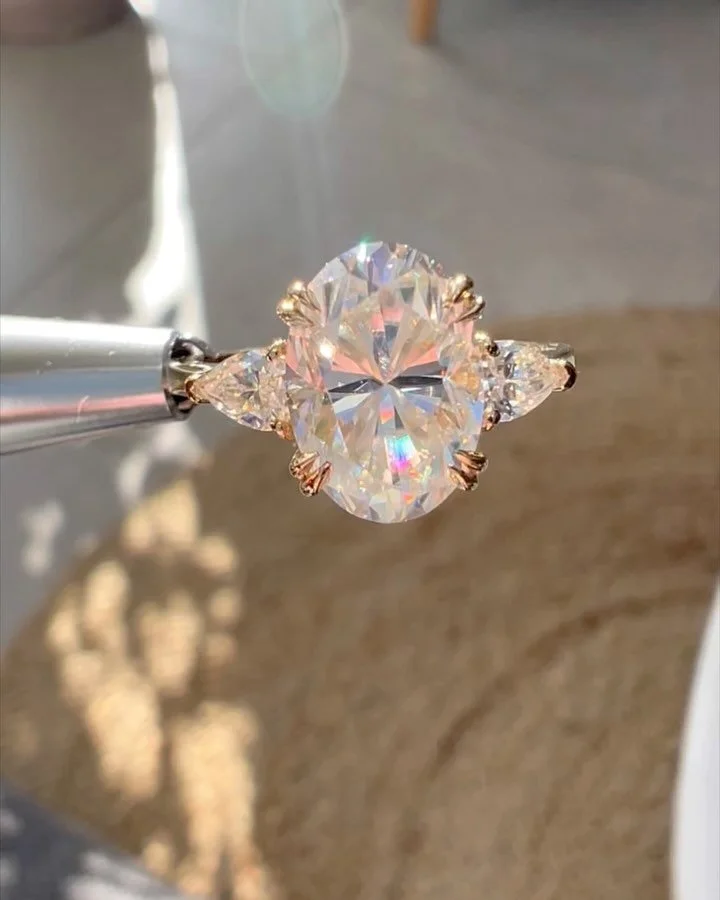 Oval and Pear shape side Diamonds

Contact us today if this is you love this engagement ring 

tim@auroraashford.com
07732633557