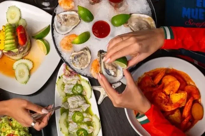 El Muelle Seafood Airline Houston offering fresh ceviche, family dining and authentic Mexican seafood near Houston Heights and Northside.