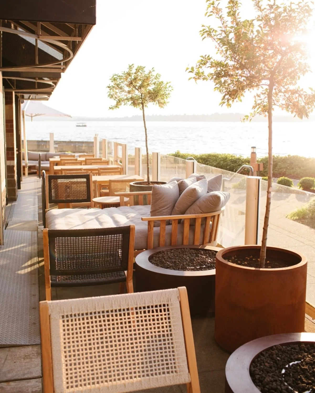 Good morning, Kirkland! Let us invite you to have brunch on our patio on this gorgeous weekend. Bottomless mimosas are on deck!